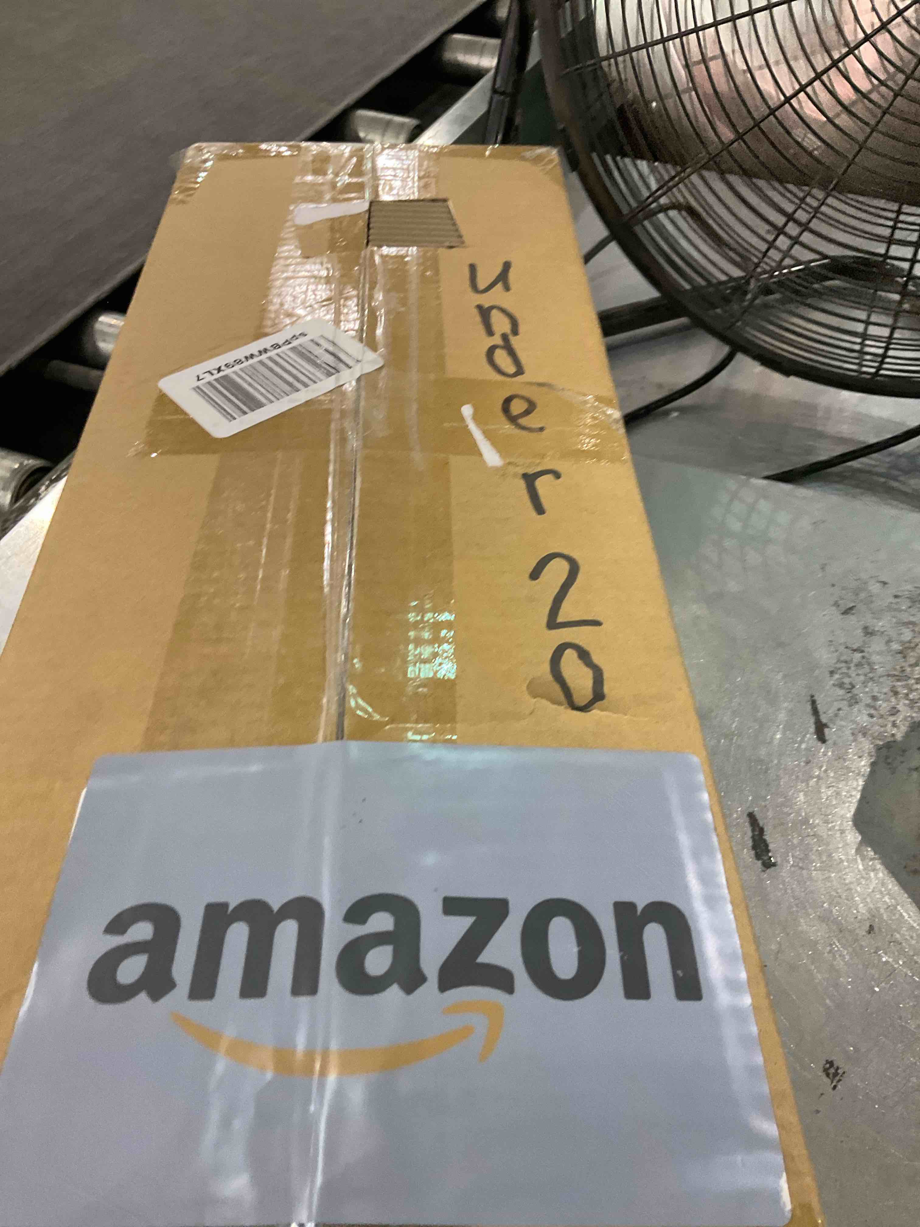 https://s3.amazonaws.com/lotting-images-prod/BargainHunt/EXS01556855_1715090139417.jpeg