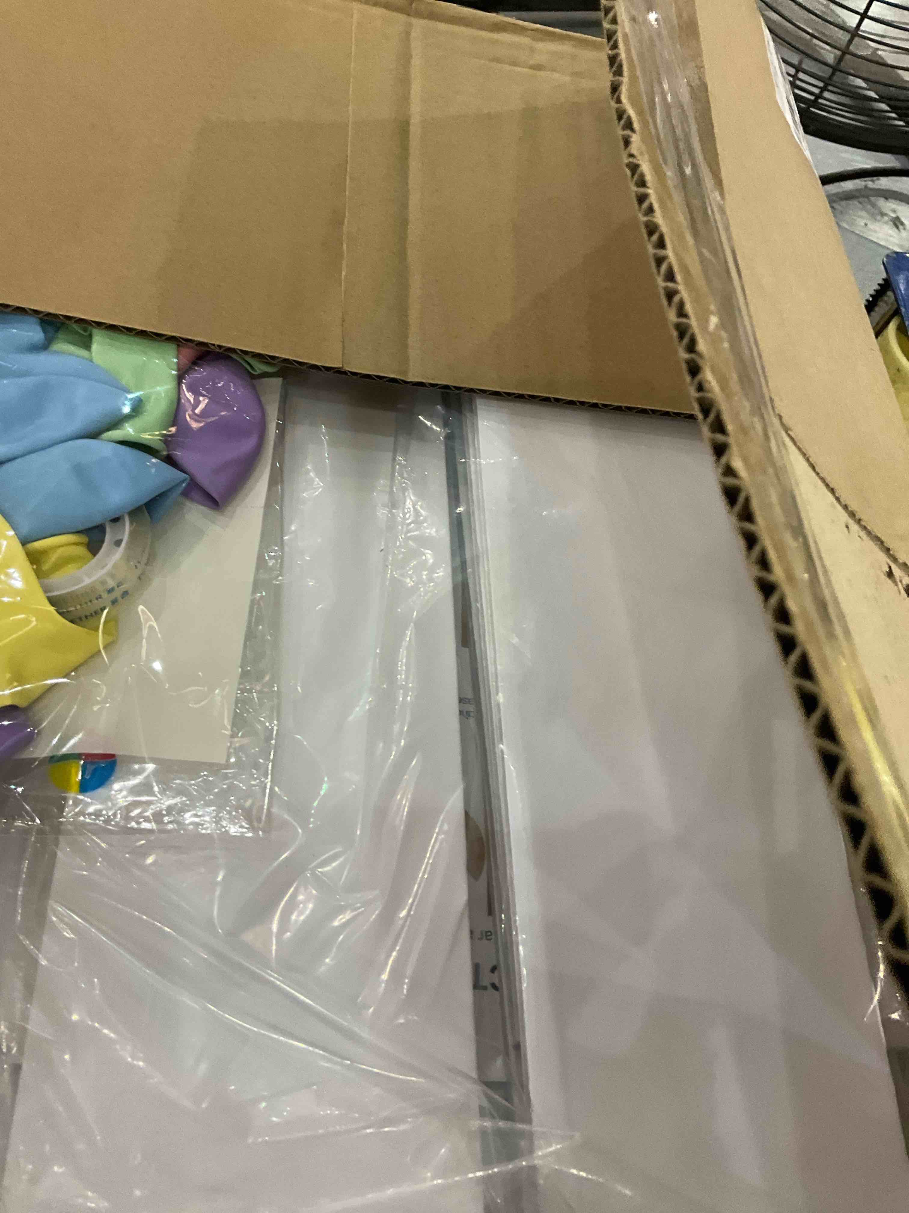 https://s3.amazonaws.com/lotting-images-prod/BargainHunt/EXS01556868_1715091946921.jpeg