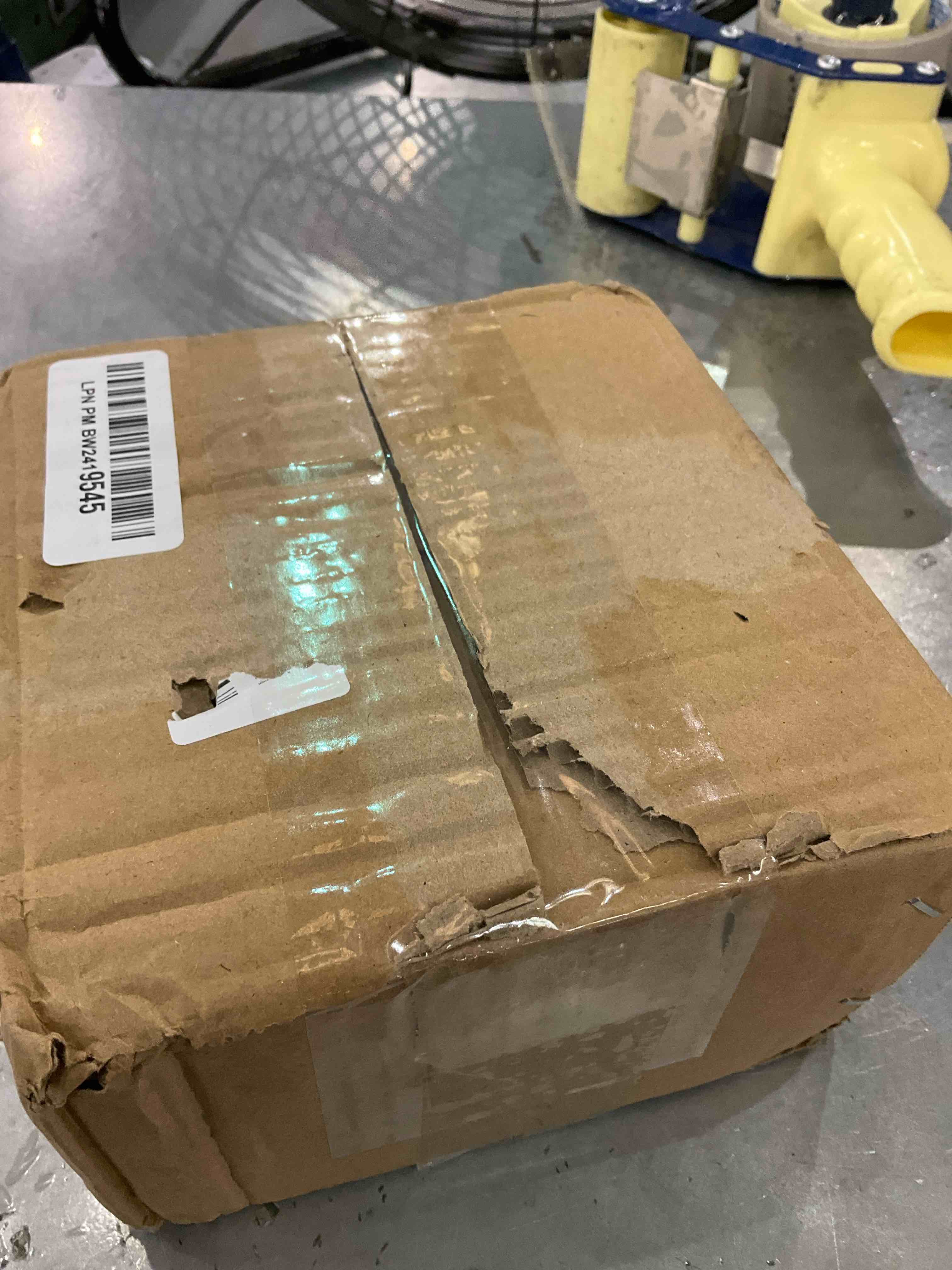 https://s3.amazonaws.com/lotting-images-prod/BargainHunt/EXS01556904_1715095027995.jpeg
