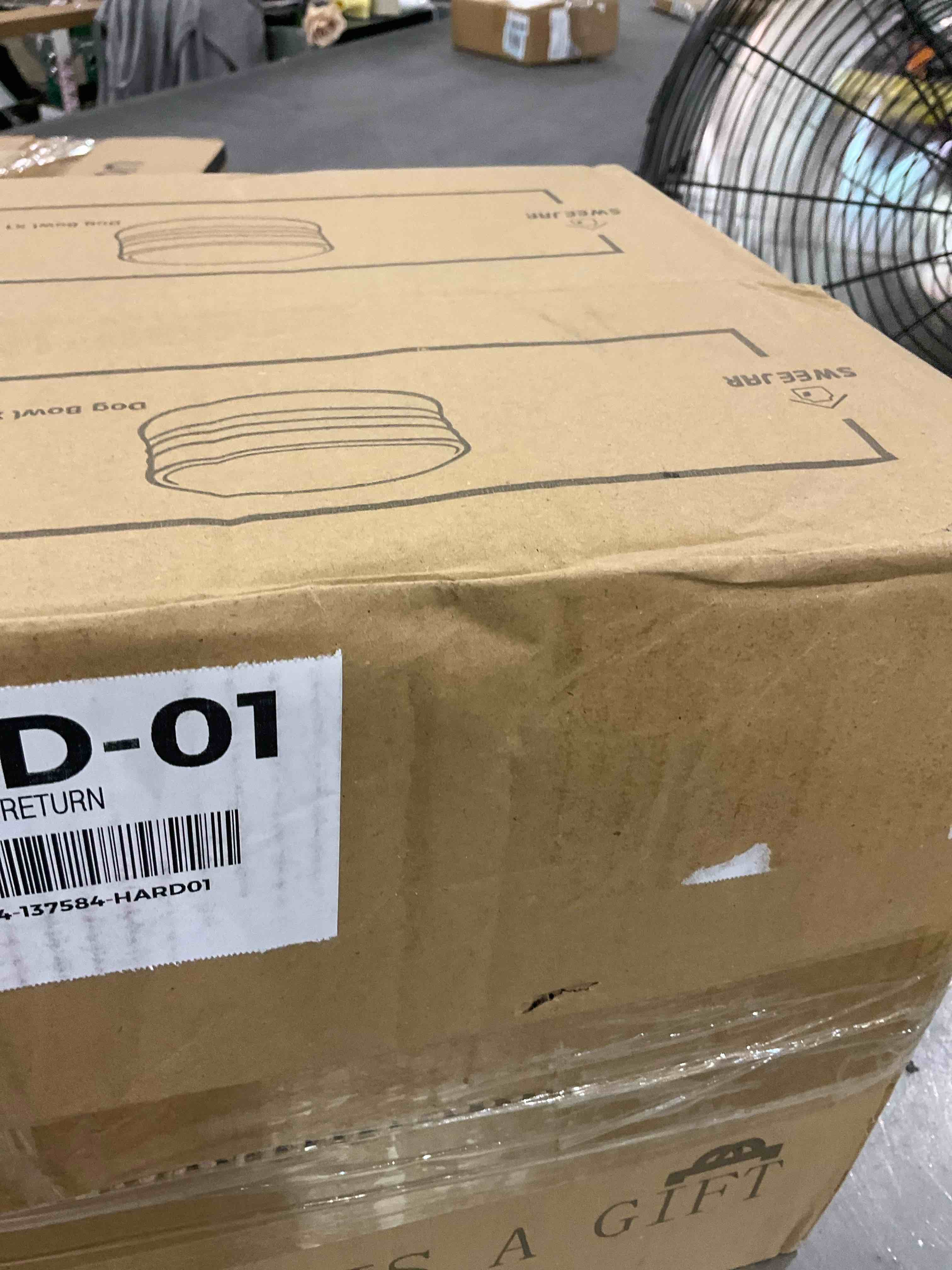https://s3.amazonaws.com/lotting-images-prod/BargainHunt/EXS01556950_1715100629702.jpeg