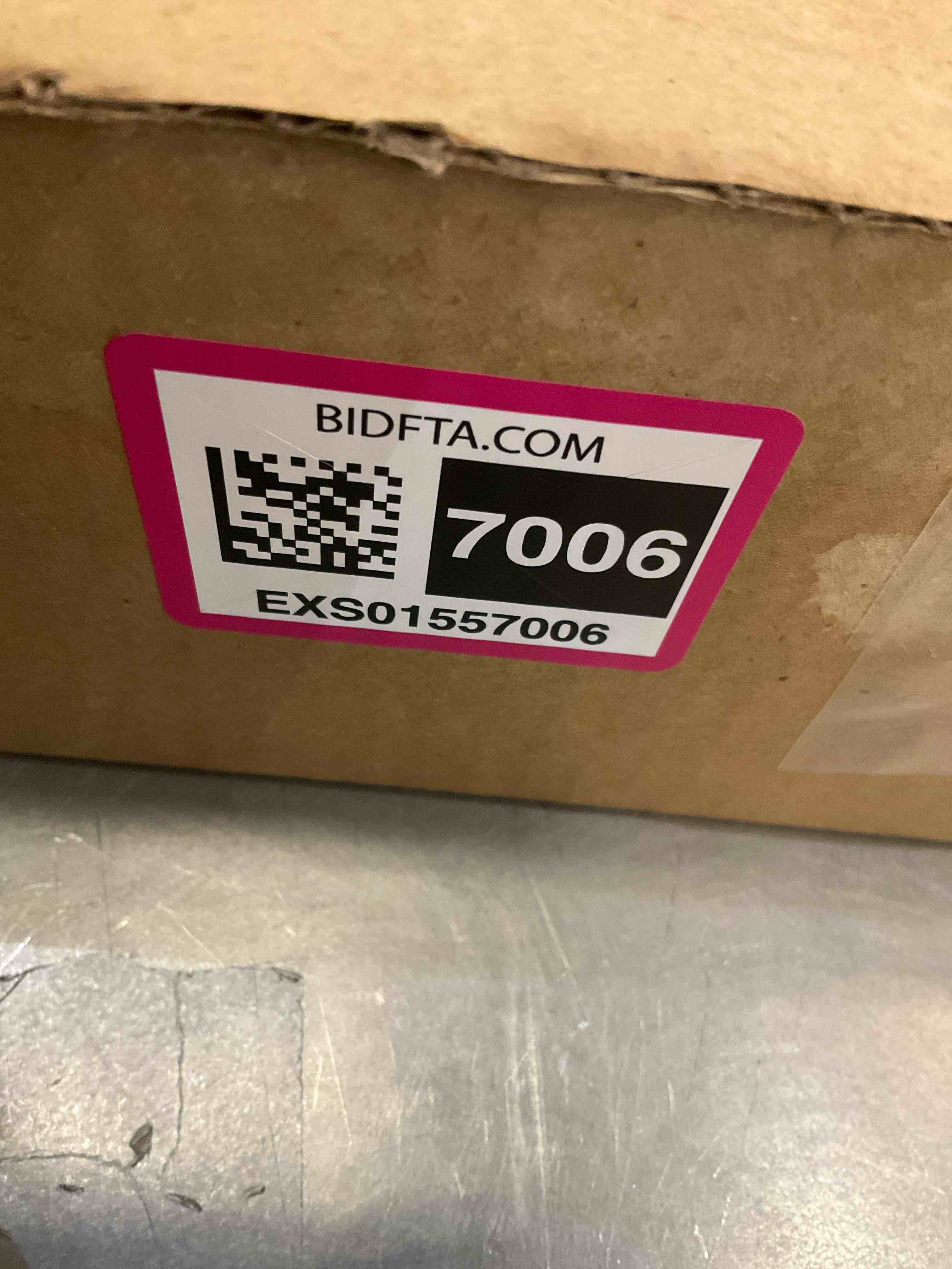https://s3.amazonaws.com/lotting-images-prod/BargainHunt/EXS01557006_1714409323231.jpeg