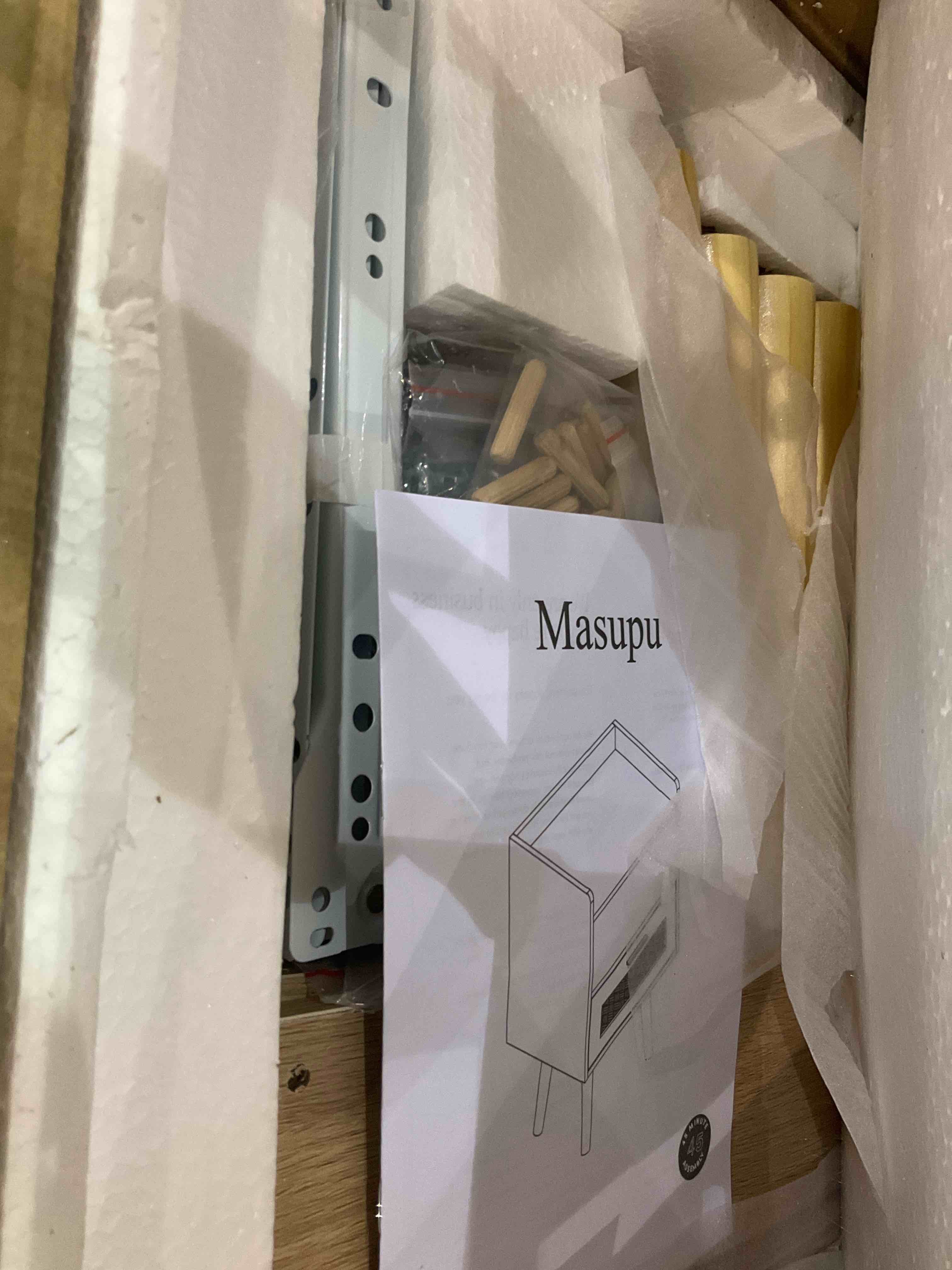 https://s3.amazonaws.com/lotting-images-prod/BargainHunt/EXS01557063_1714476416319.jpeg
