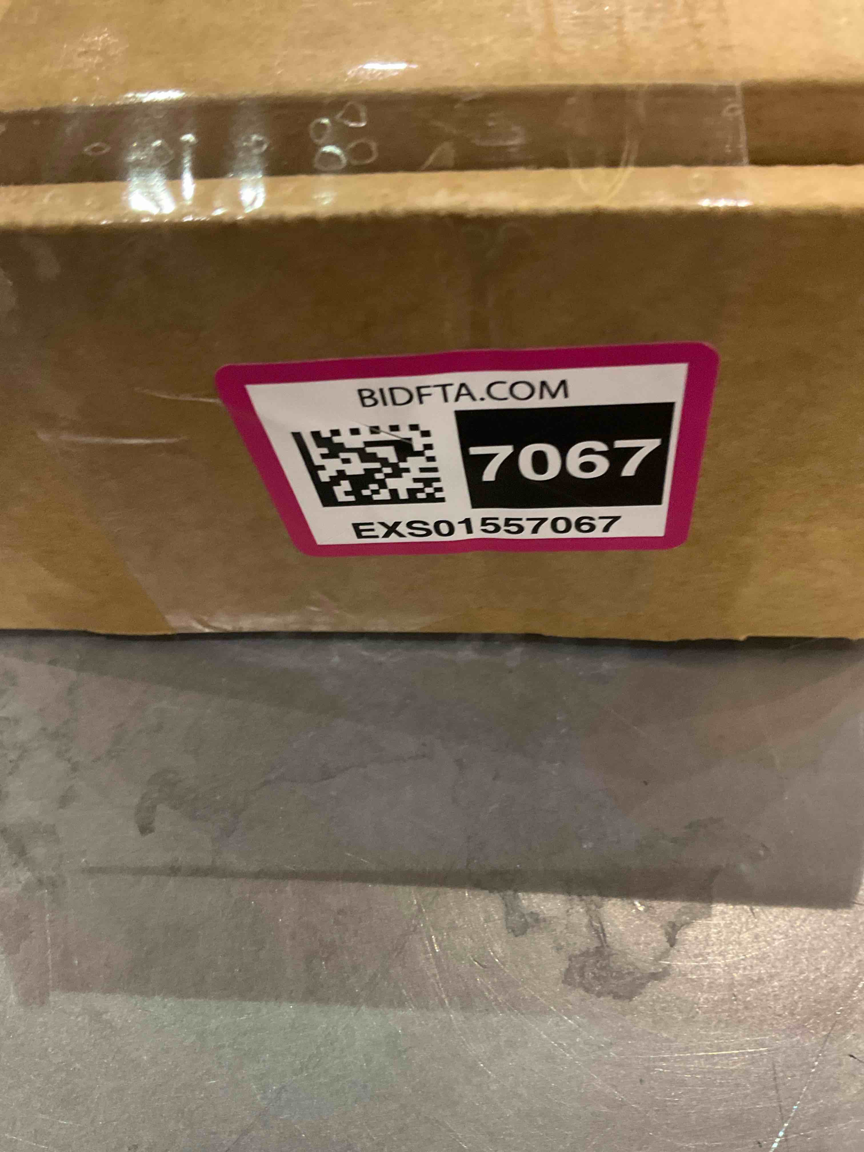 https://s3.amazonaws.com/lotting-images-prod/BargainHunt/EXS01557067_1714476903990.jpeg