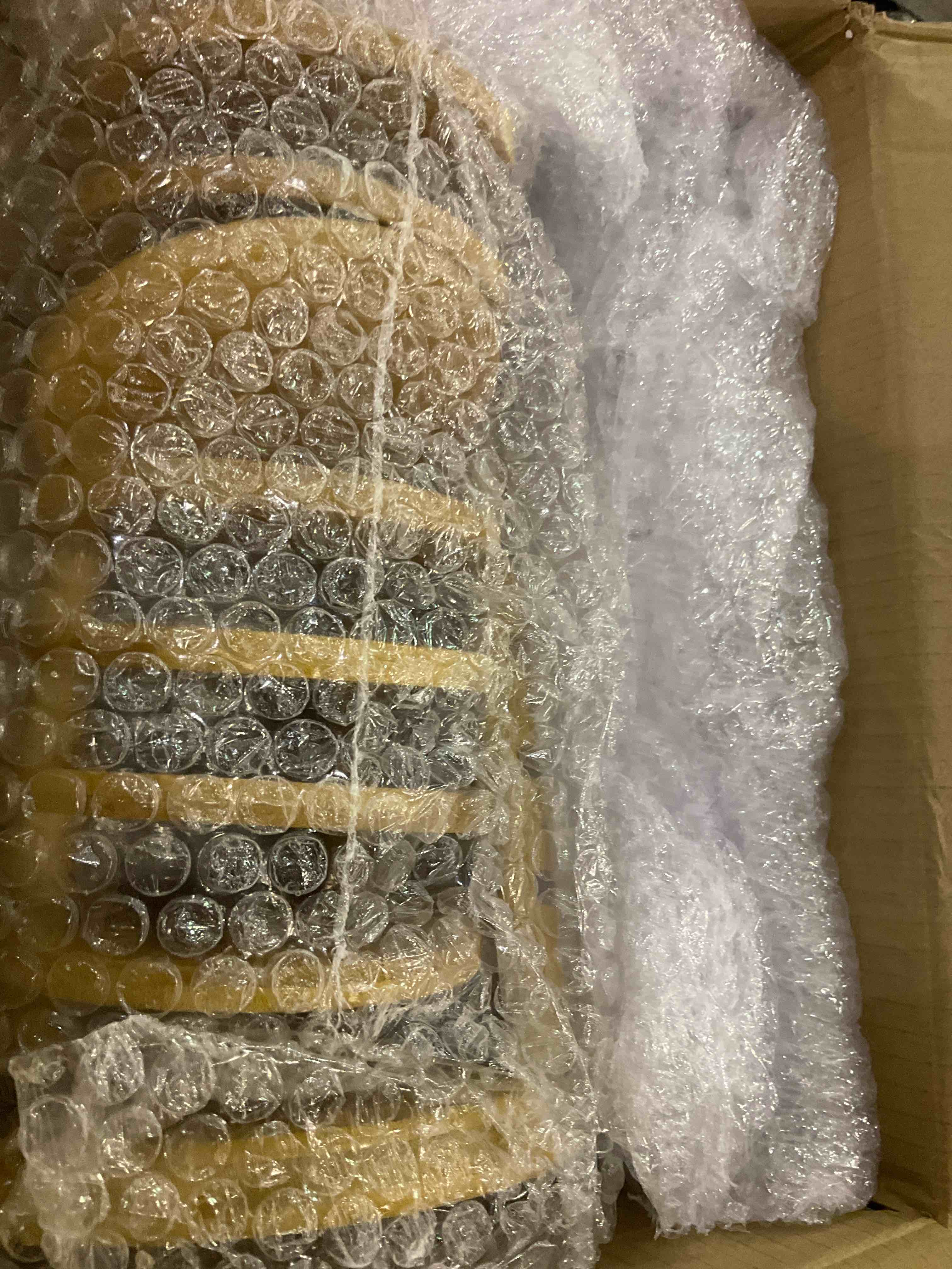 https://s3.amazonaws.com/lotting-images-prod/BargainHunt/EXS01557098_1714481214931.jpeg