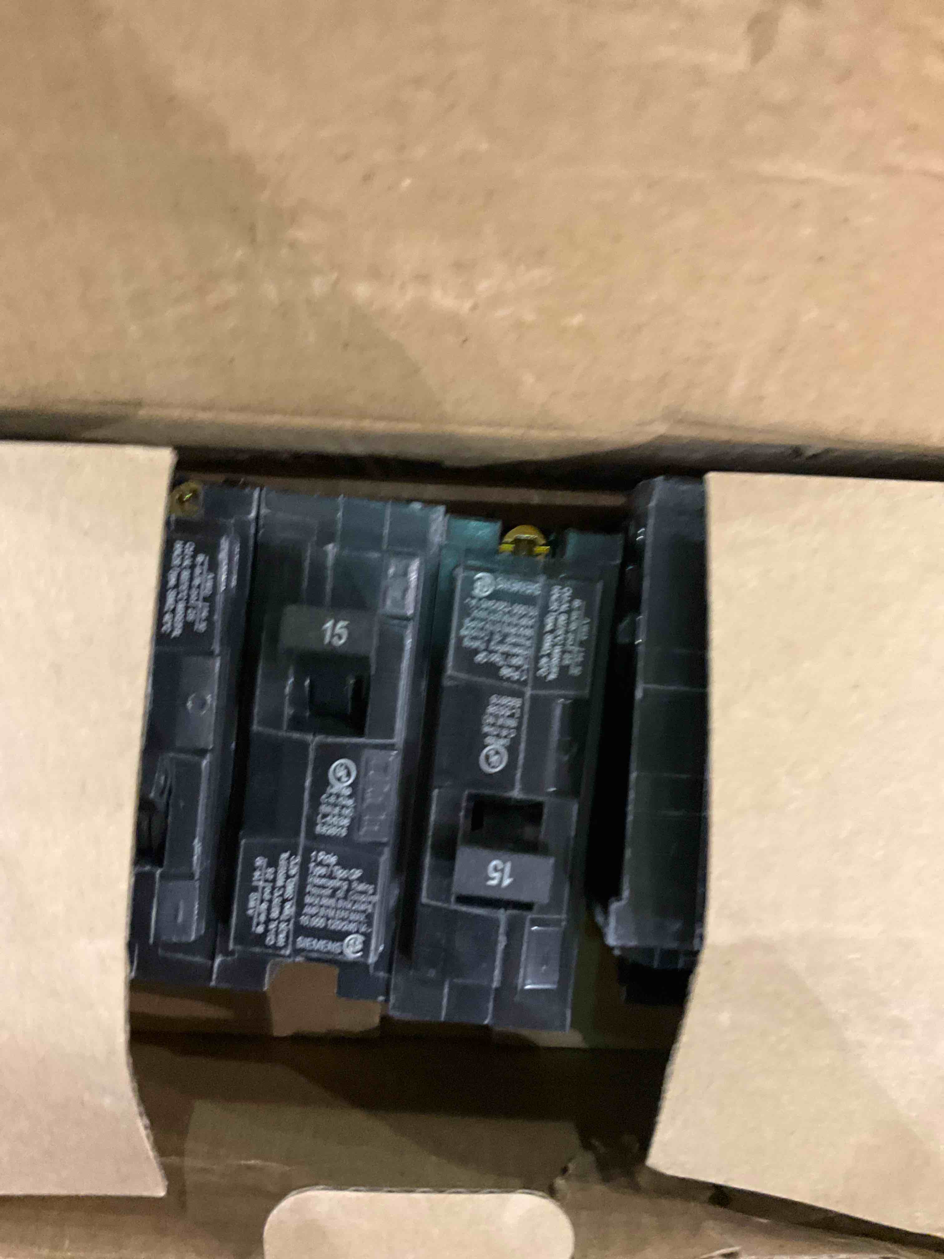 https://s3.amazonaws.com/lotting-images-prod/BargainHunt/EXS01557664_1714739493936.jpeg