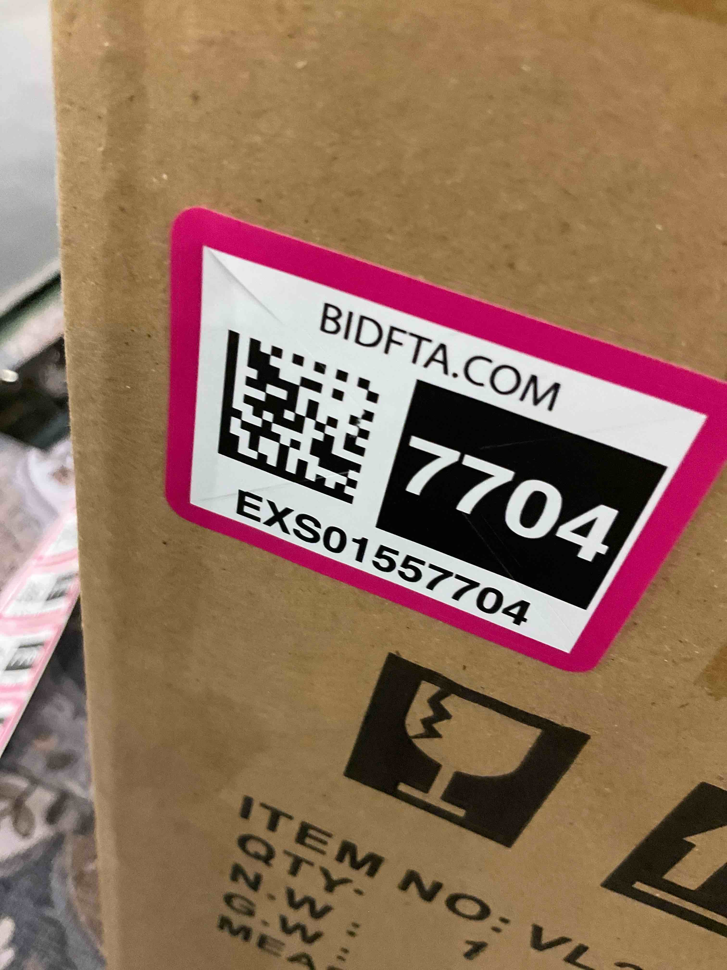 https://s3.amazonaws.com/lotting-images-prod/BargainHunt/EXS01557704_1714749147840.jpeg
