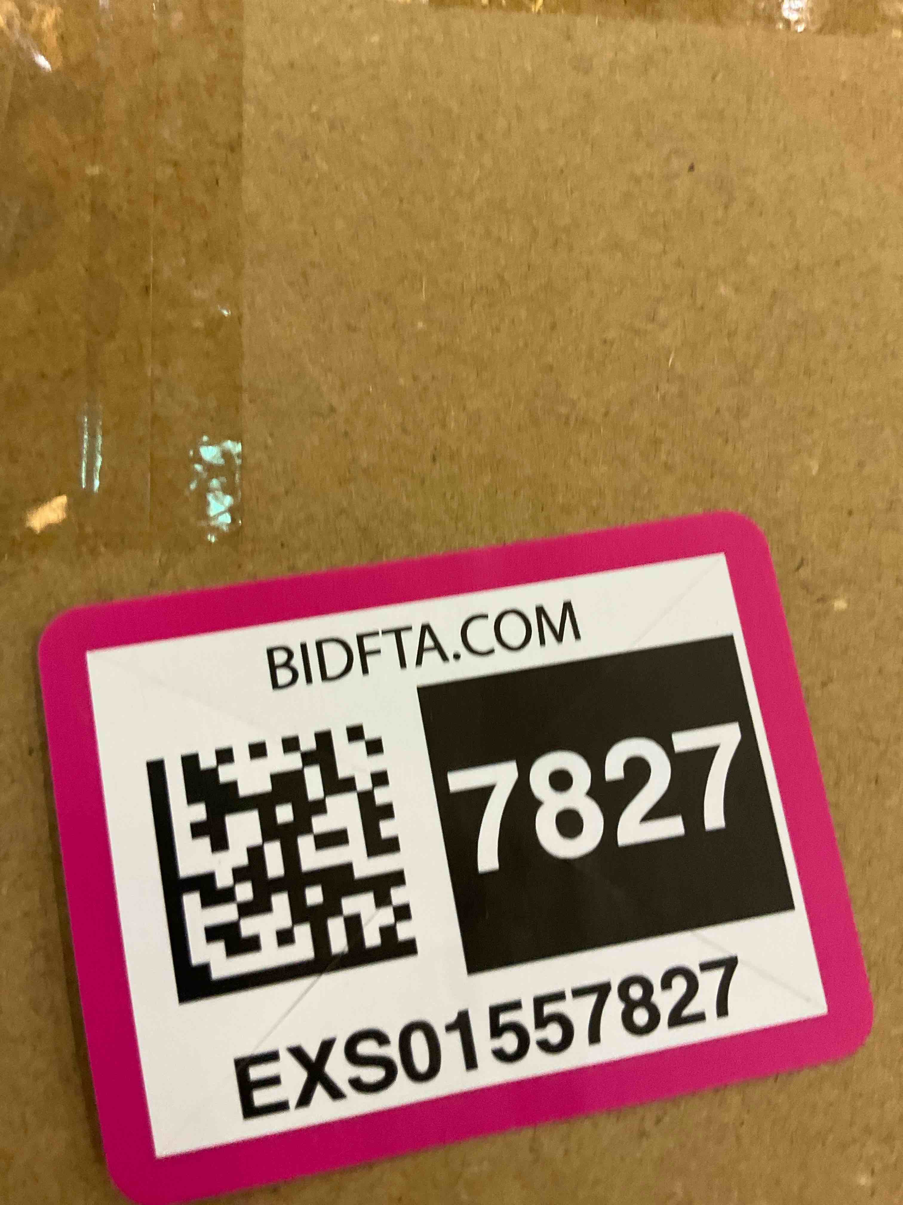 https://s3.amazonaws.com/lotting-images-prod/BargainHunt/EXS01557827_1715003836276.jpeg