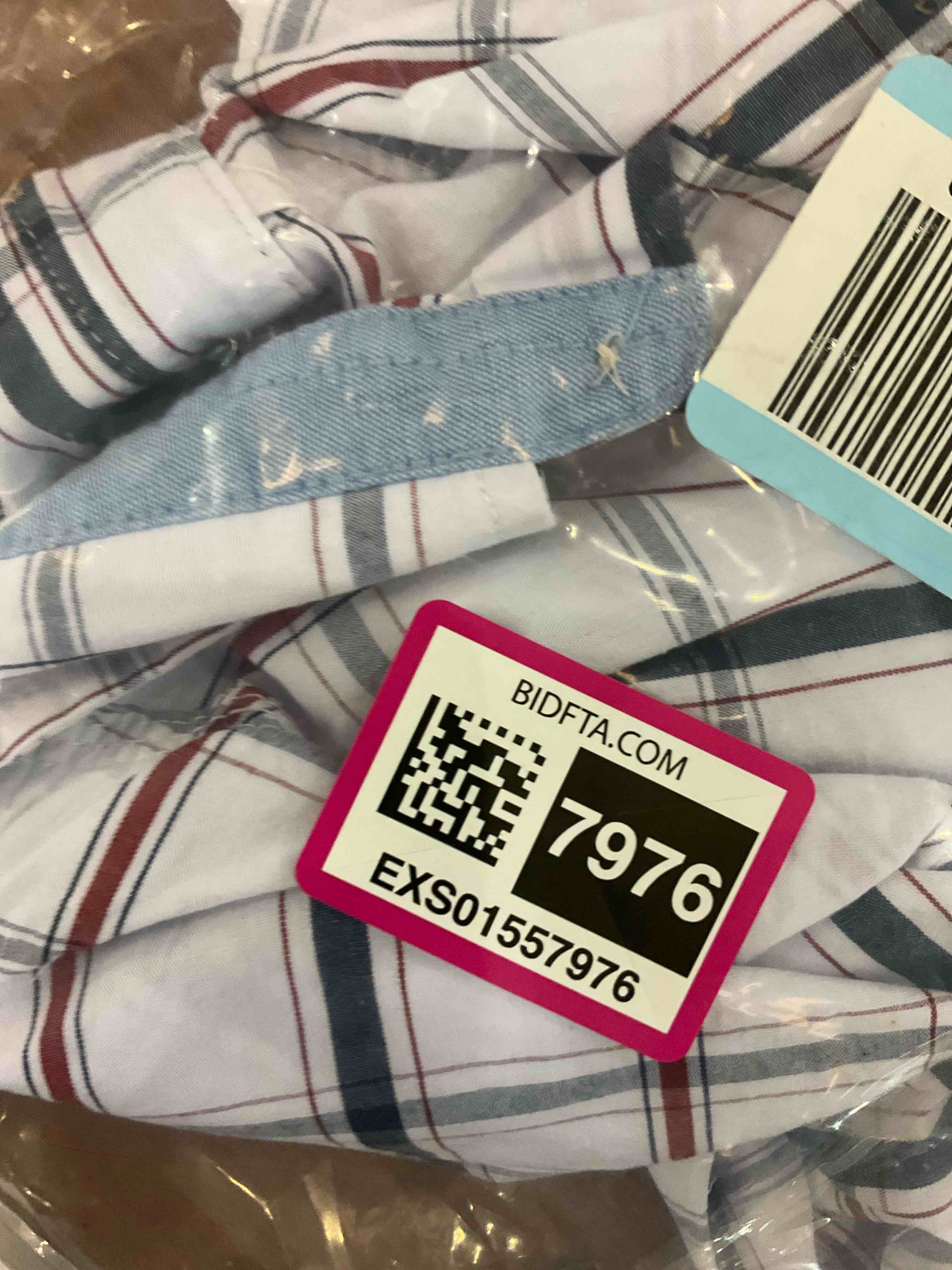 https://s3.amazonaws.com/lotting-images-prod/BargainHunt/EXS01557976_1715091850118.jpeg