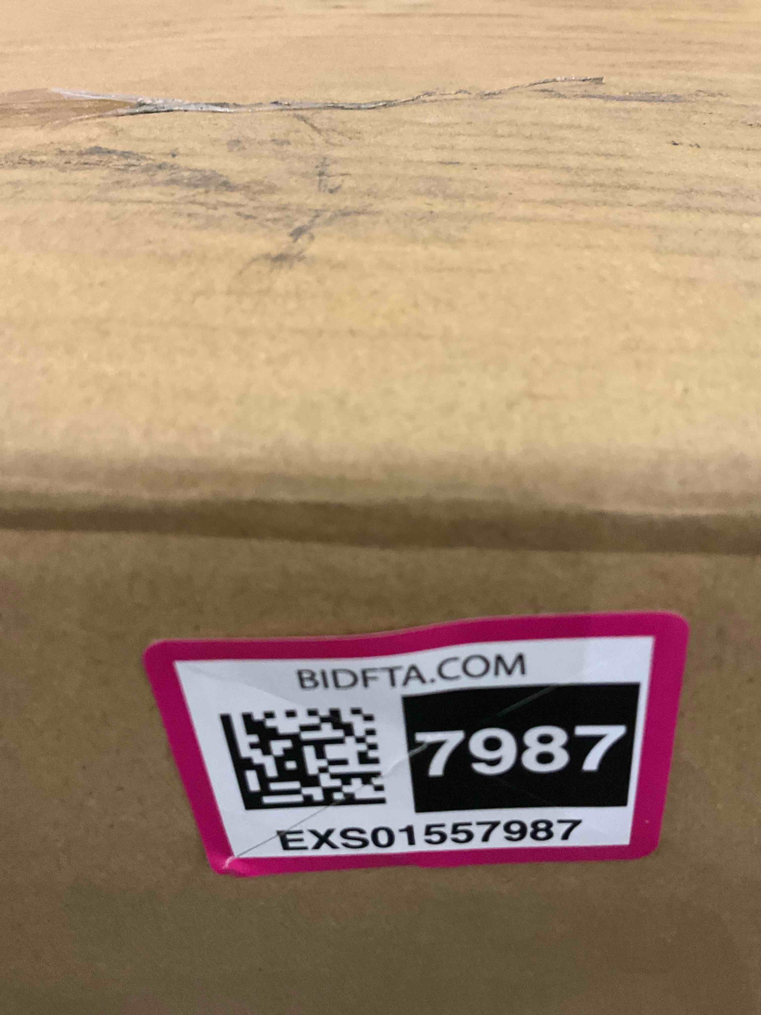 https://s3.amazonaws.com/lotting-images-prod/BargainHunt/EXS01557987_1715093433099.jpeg