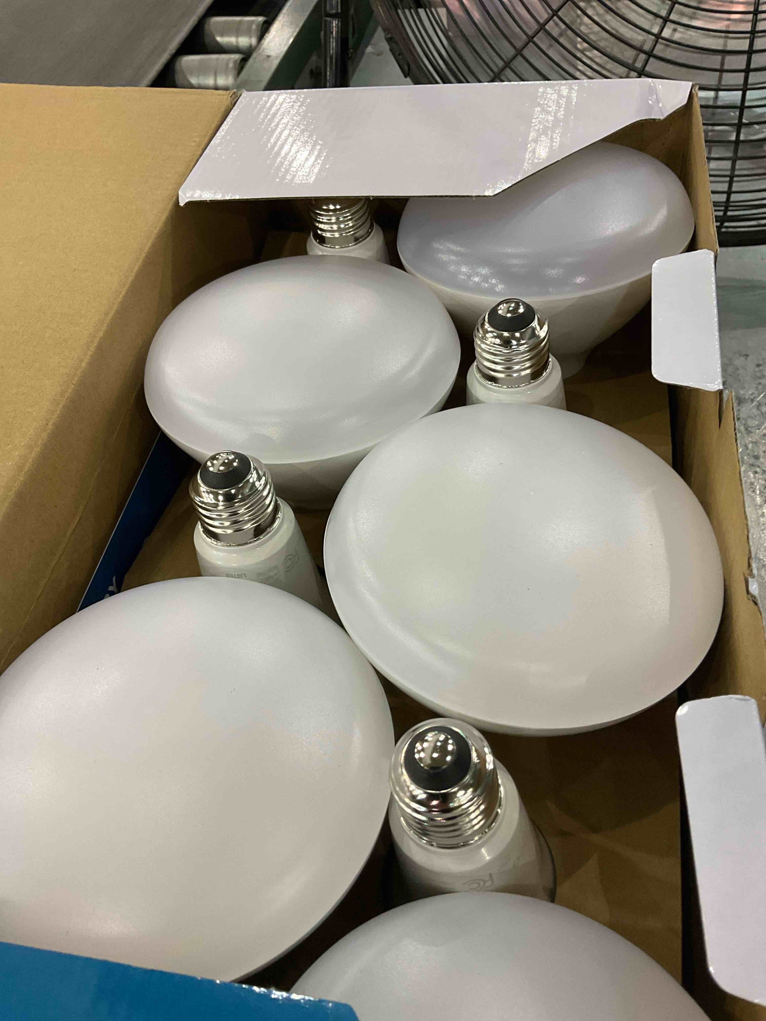 https://s3.amazonaws.com/lotting-images-prod/BargainHunt/EXS01558143_1715859041819.jpeg