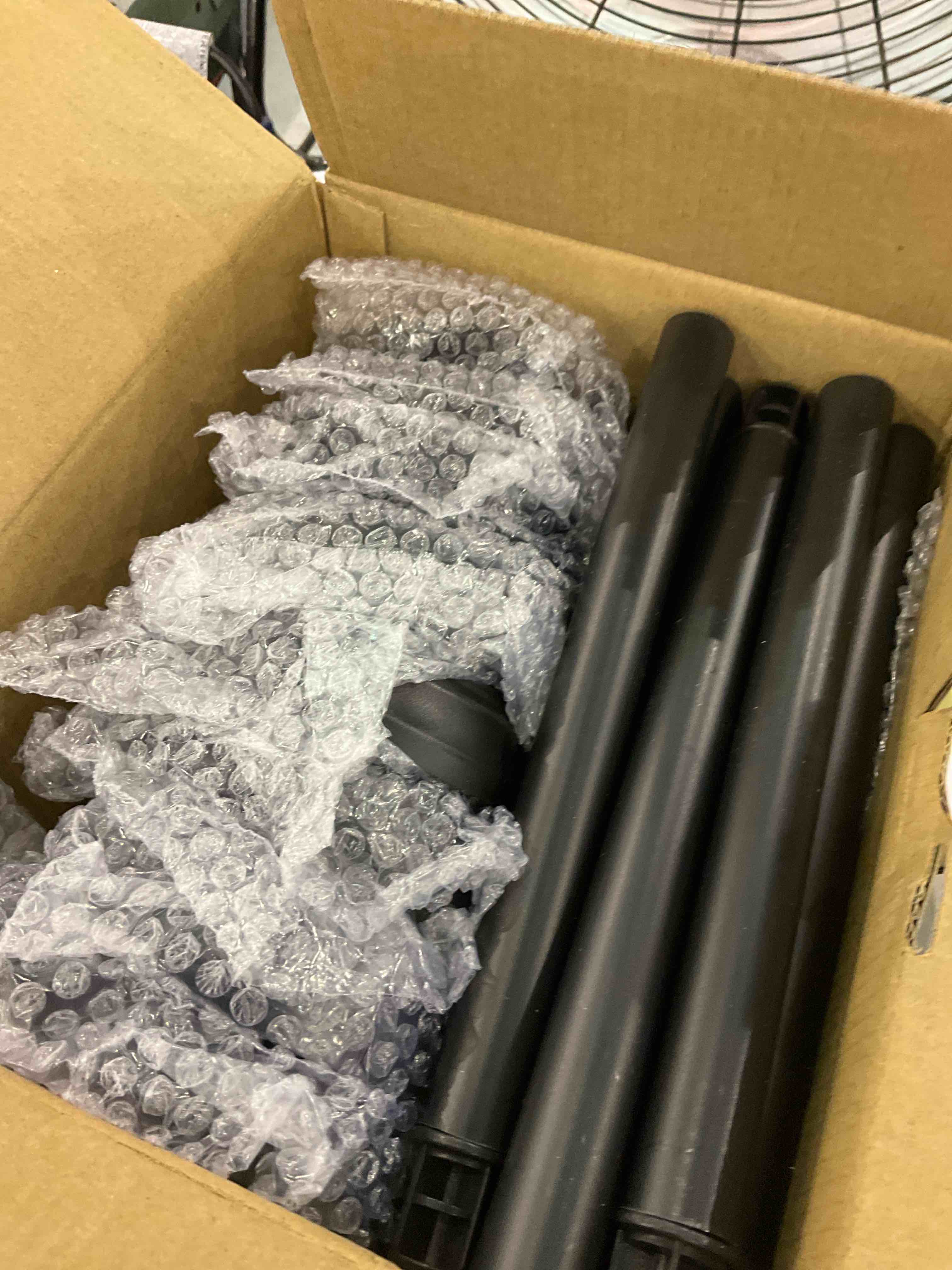 https://s3.amazonaws.com/lotting-images-prod/BargainHunt/EXS01558149_1715859379308.jpeg