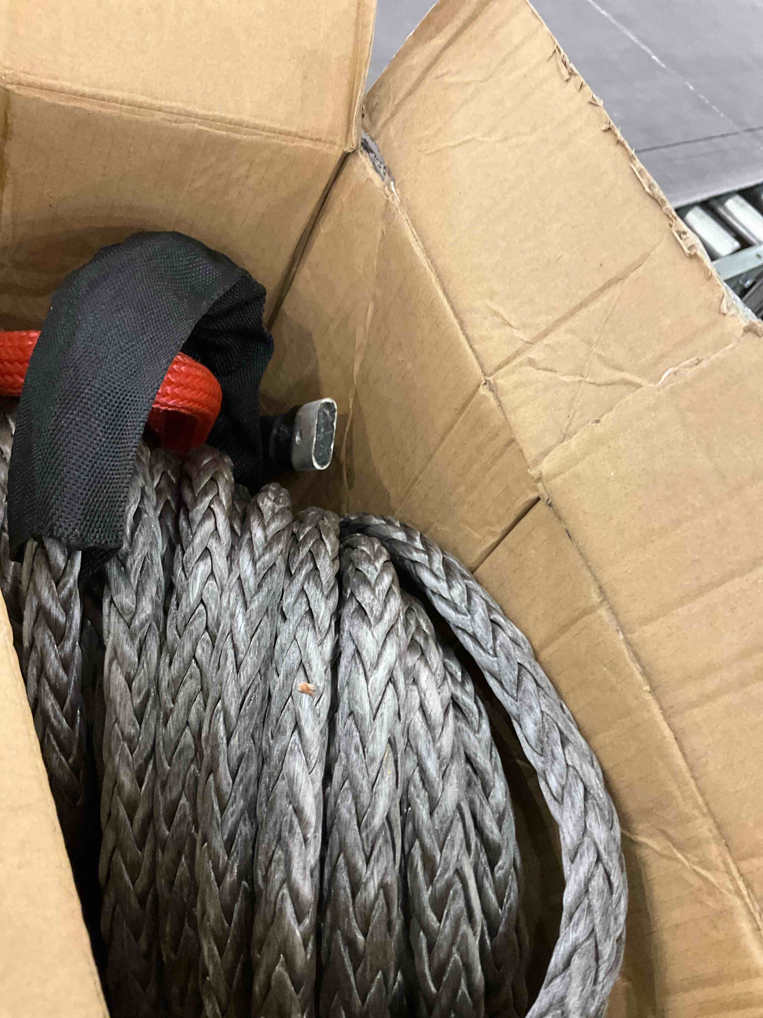 https://s3.amazonaws.com/lotting-images-prod/BargainHunt/EXS01558247_1715868427967.jpeg