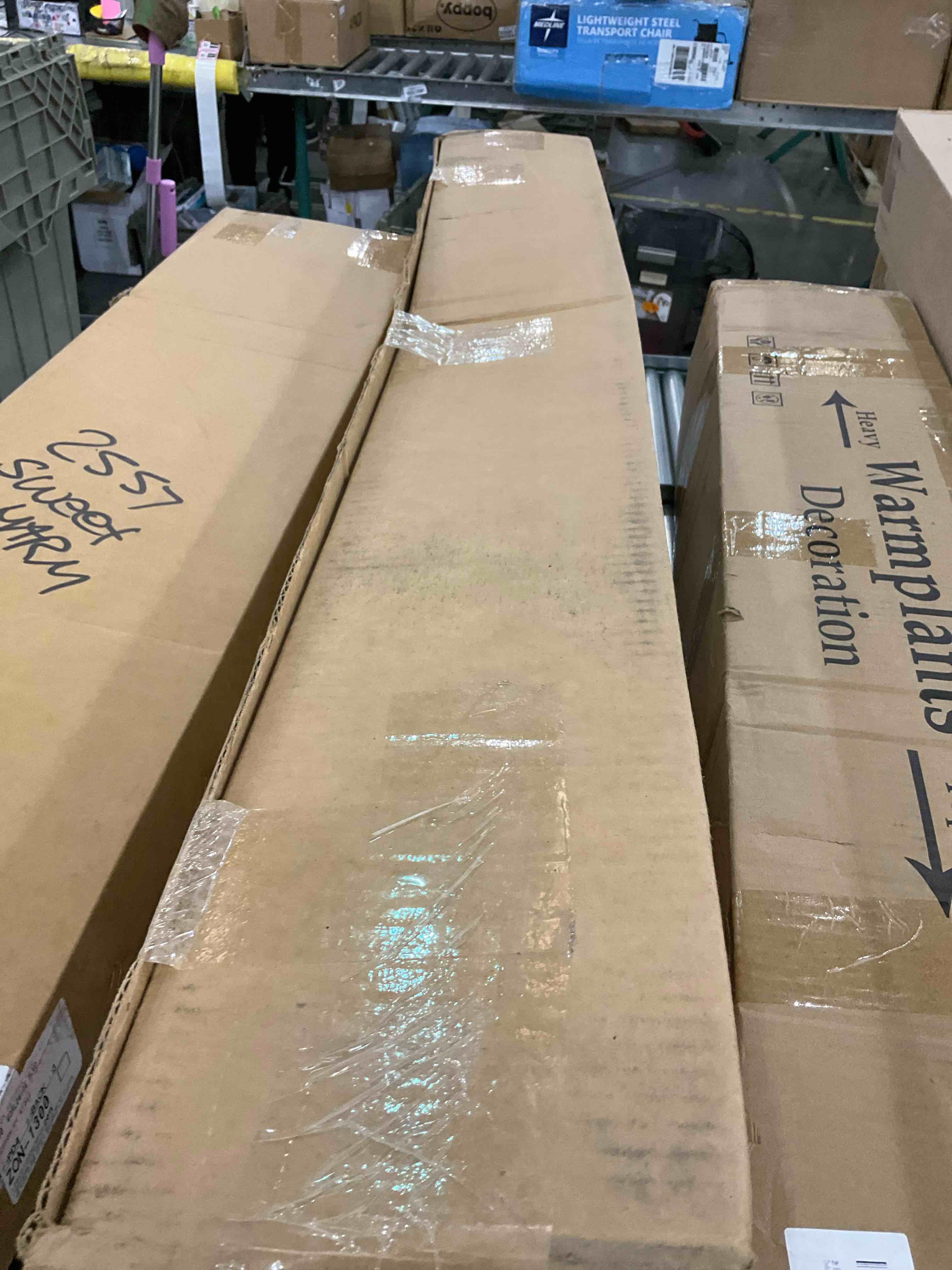 https://s3.amazonaws.com/lotting-images-prod/BargainHunt/EXS01558307_1715873769814.jpeg