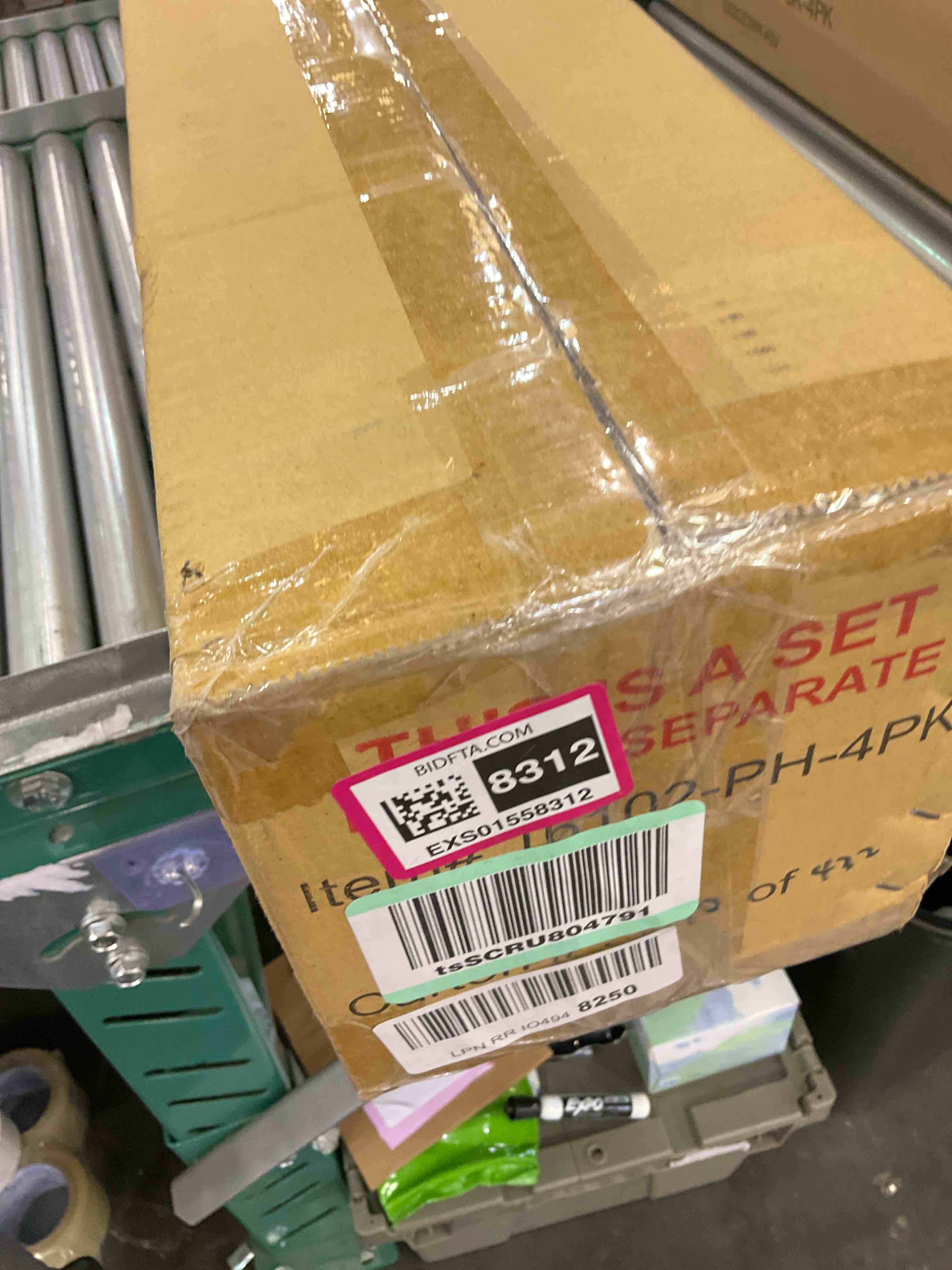 https://s3.amazonaws.com/lotting-images-prod/BargainHunt/EXS01558312_1715874316399.jpeg