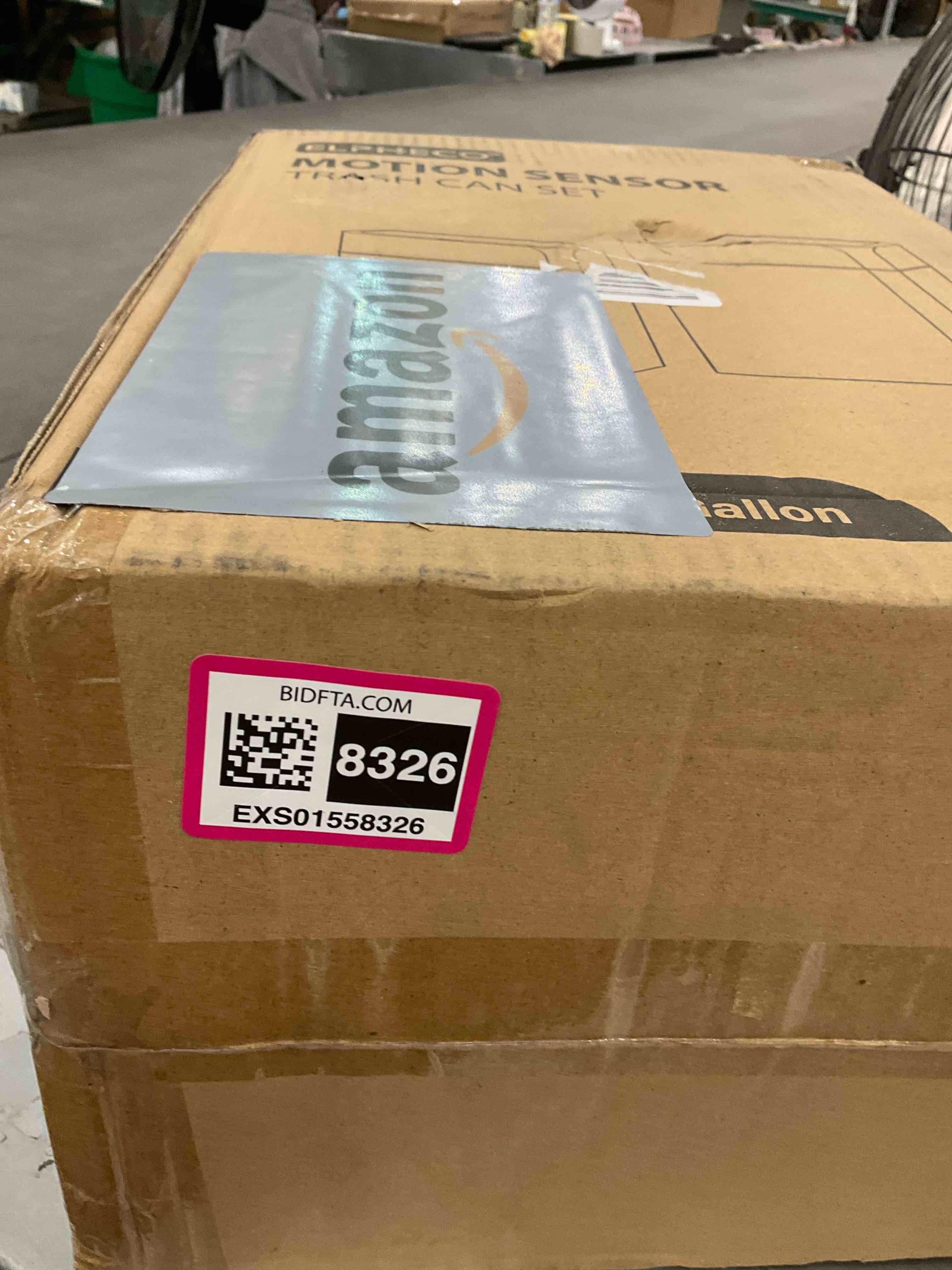 https://s3.amazonaws.com/lotting-images-prod/BargainHunt/EXS01558326_1715878439252.jpeg