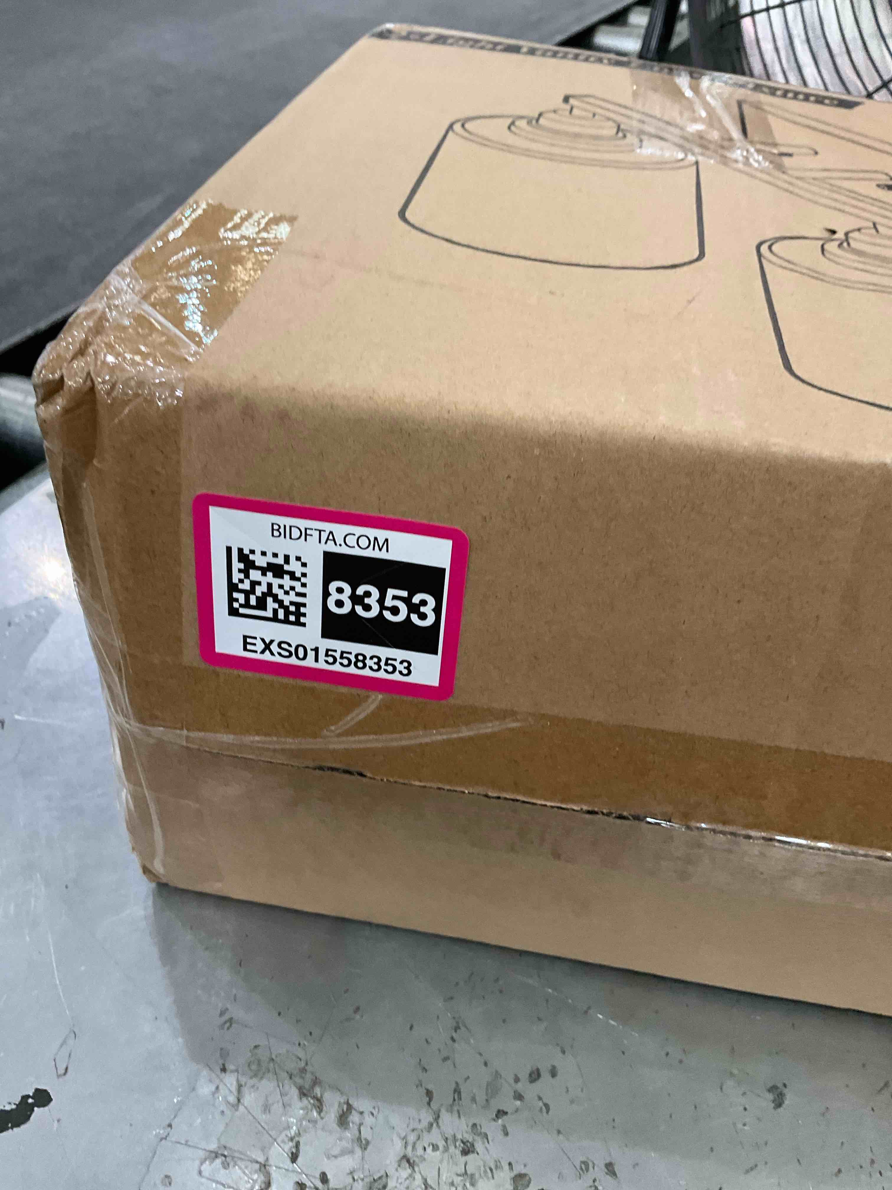 https://s3.amazonaws.com/lotting-images-prod/BargainHunt/EXS01558353_1715880349084.jpeg
