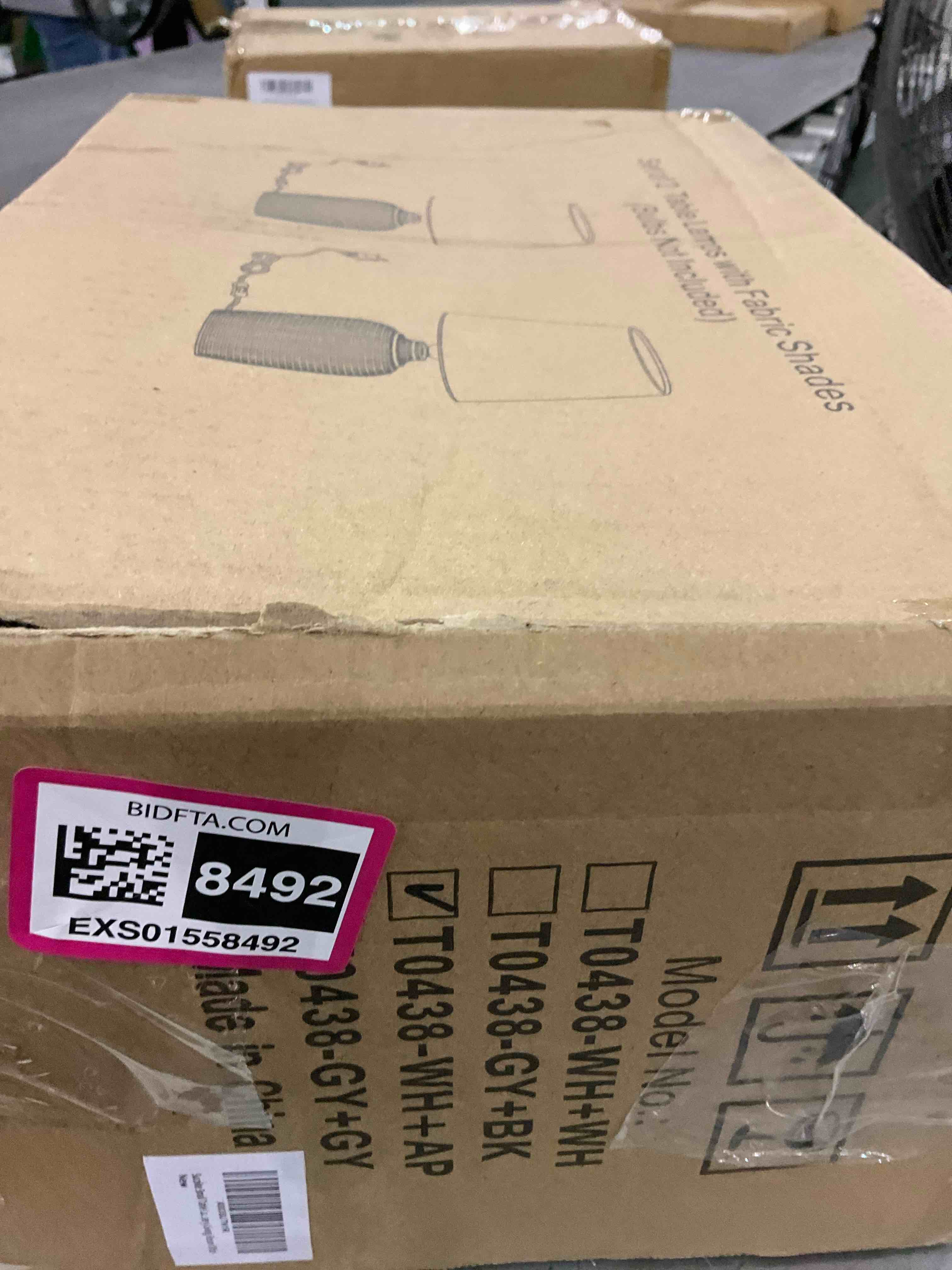 https://s3.amazonaws.com/lotting-images-prod/BargainHunt/EXS01558492_1715953254597.jpeg