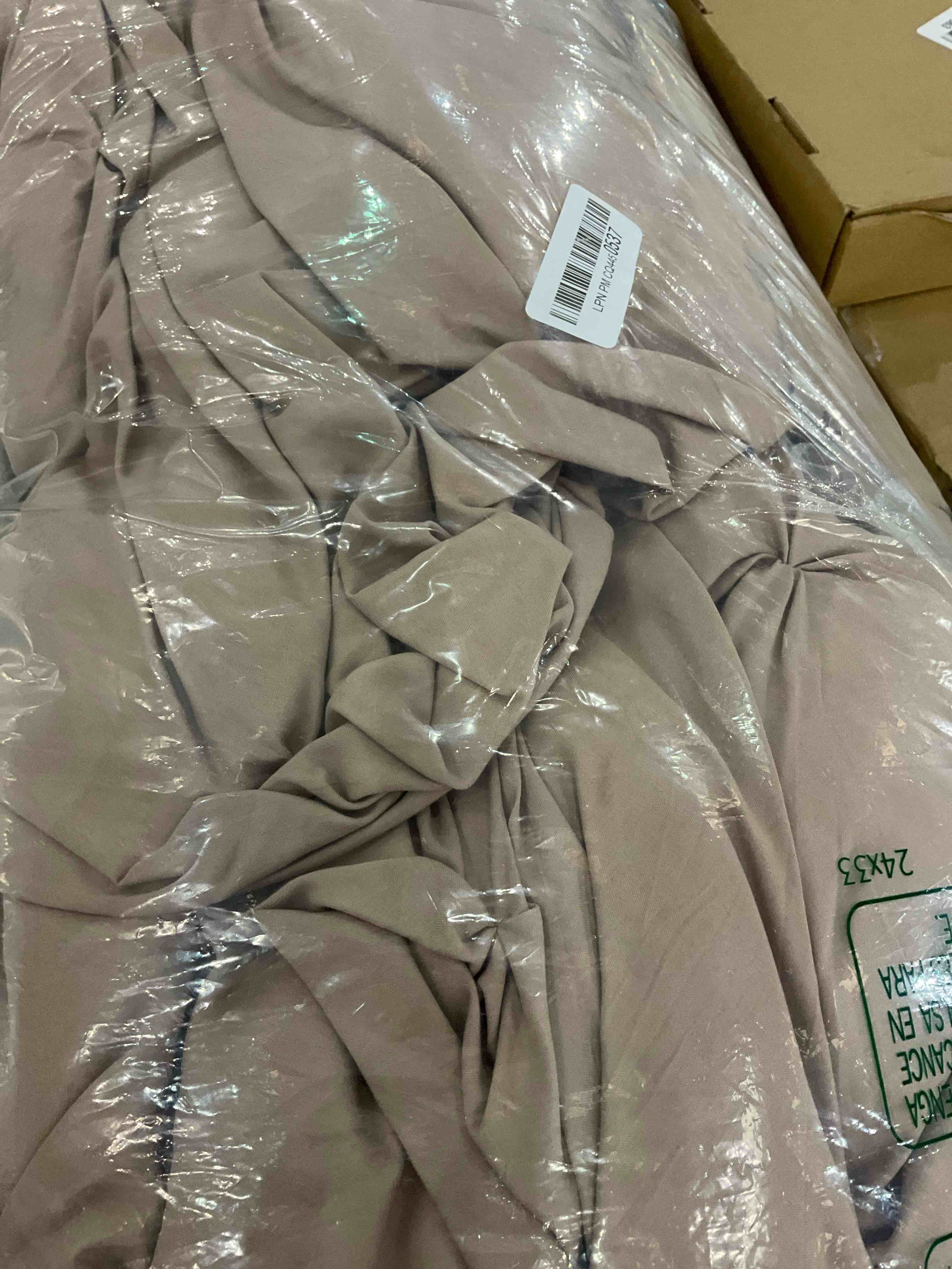 https://s3.amazonaws.com/lotting-images-prod/BargainHunt/EXS01558500_1715953864753.jpeg