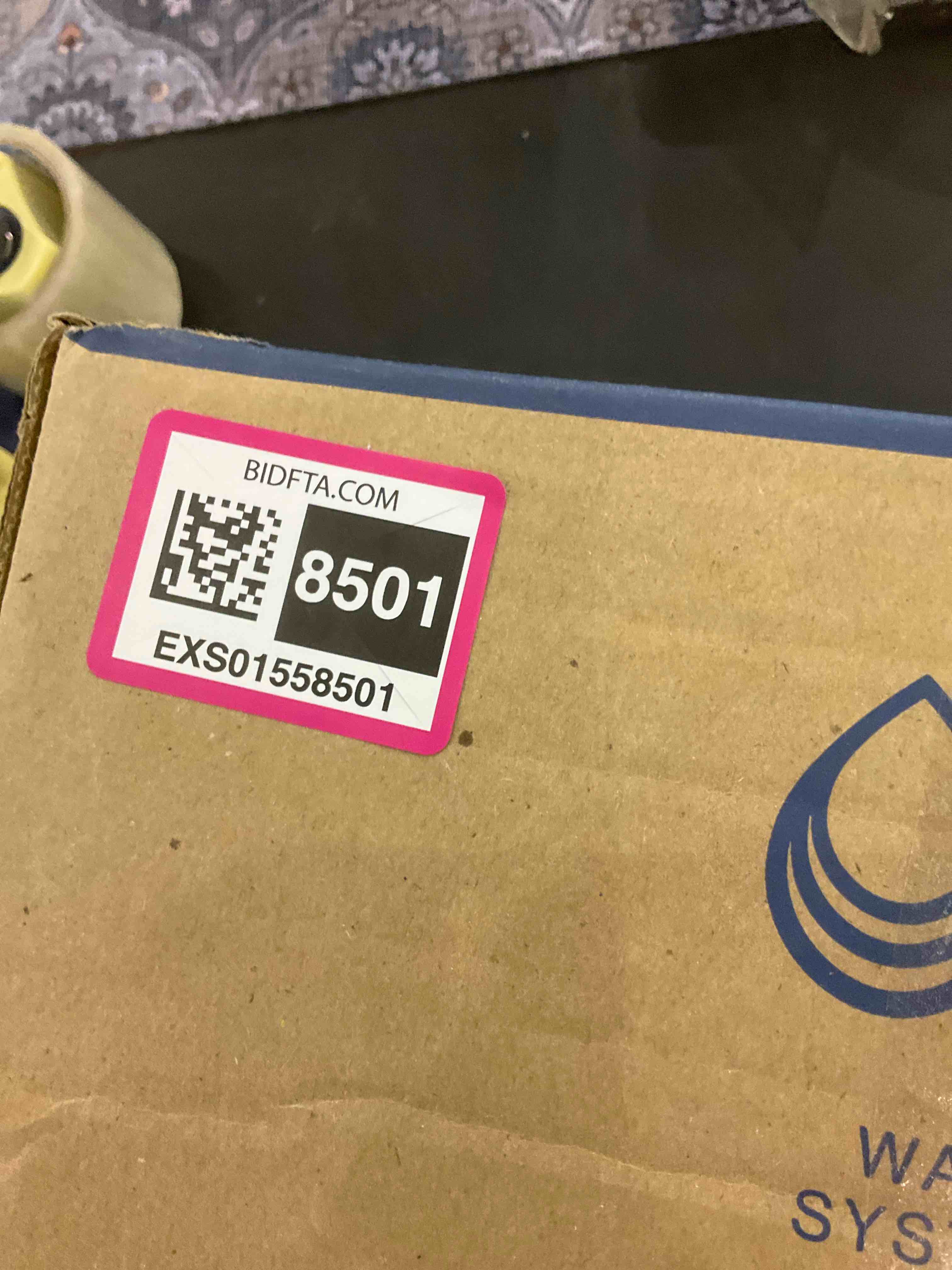 https://s3.amazonaws.com/lotting-images-prod/BargainHunt/EXS01558501_1714389702439.jpeg
