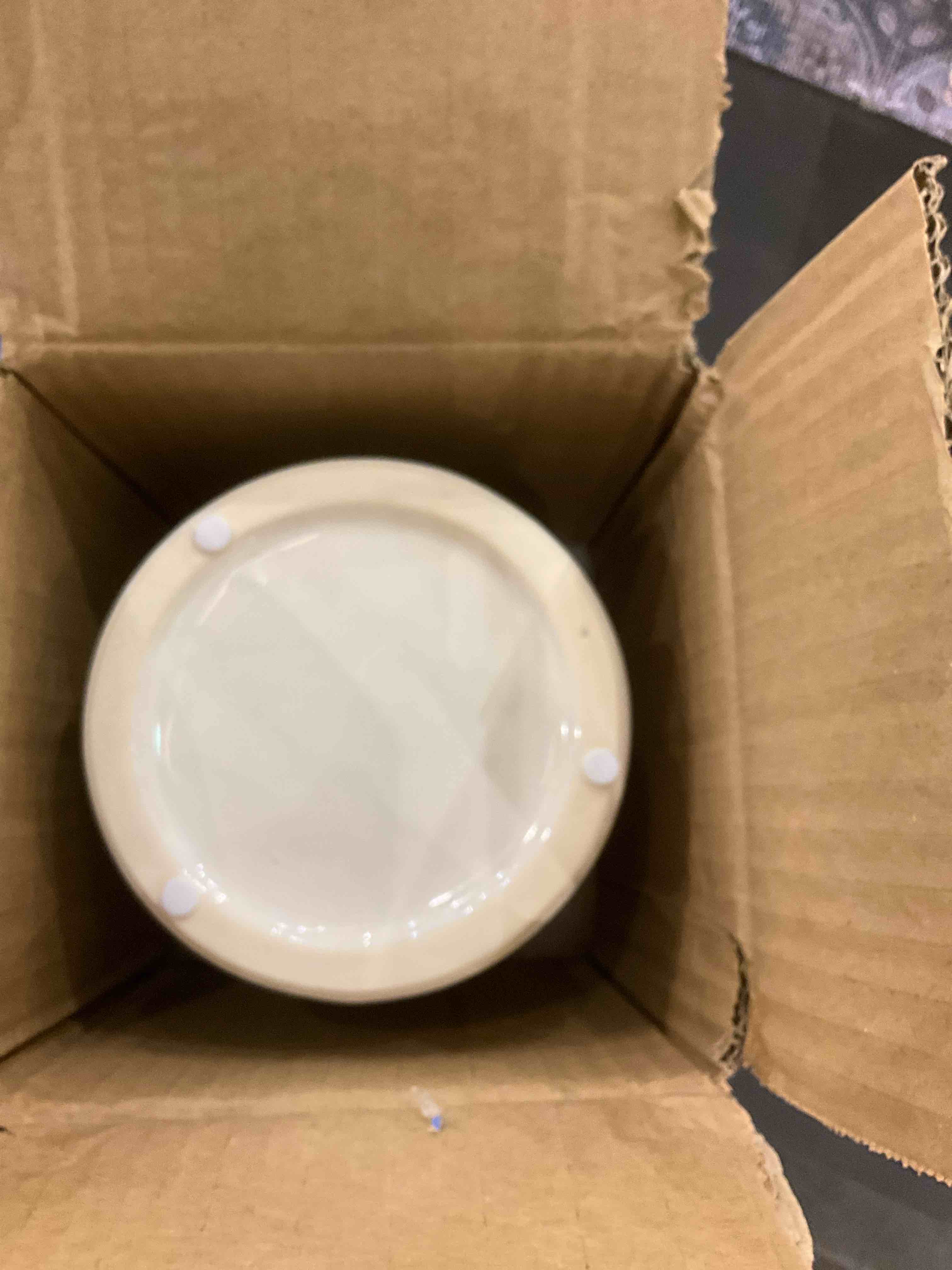https://s3.amazonaws.com/lotting-images-prod/BargainHunt/EXS01558544_1714395153532.jpeg