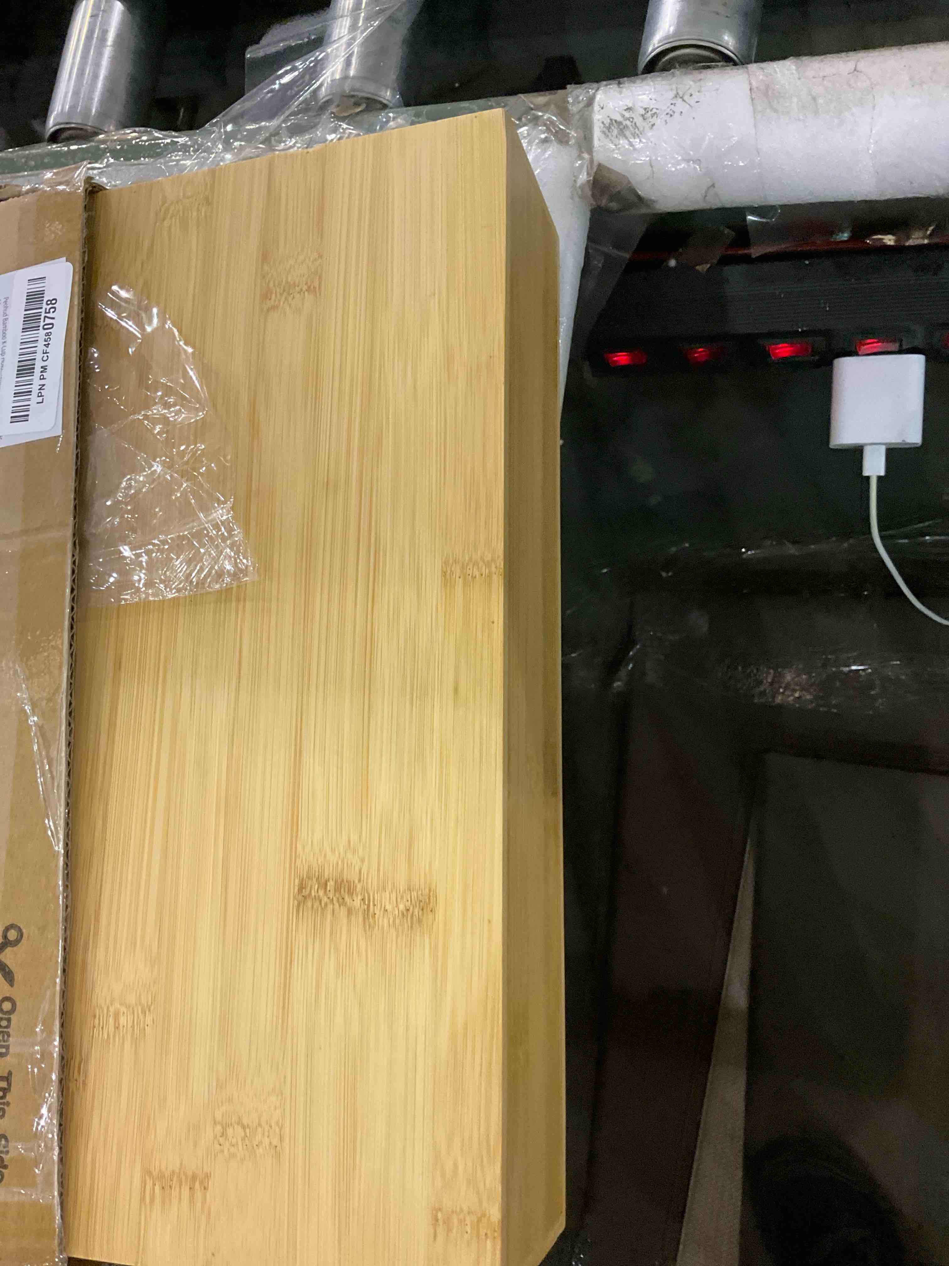 https://s3.amazonaws.com/lotting-images-prod/BargainHunt/EXS01558817_1714997290720.jpeg
