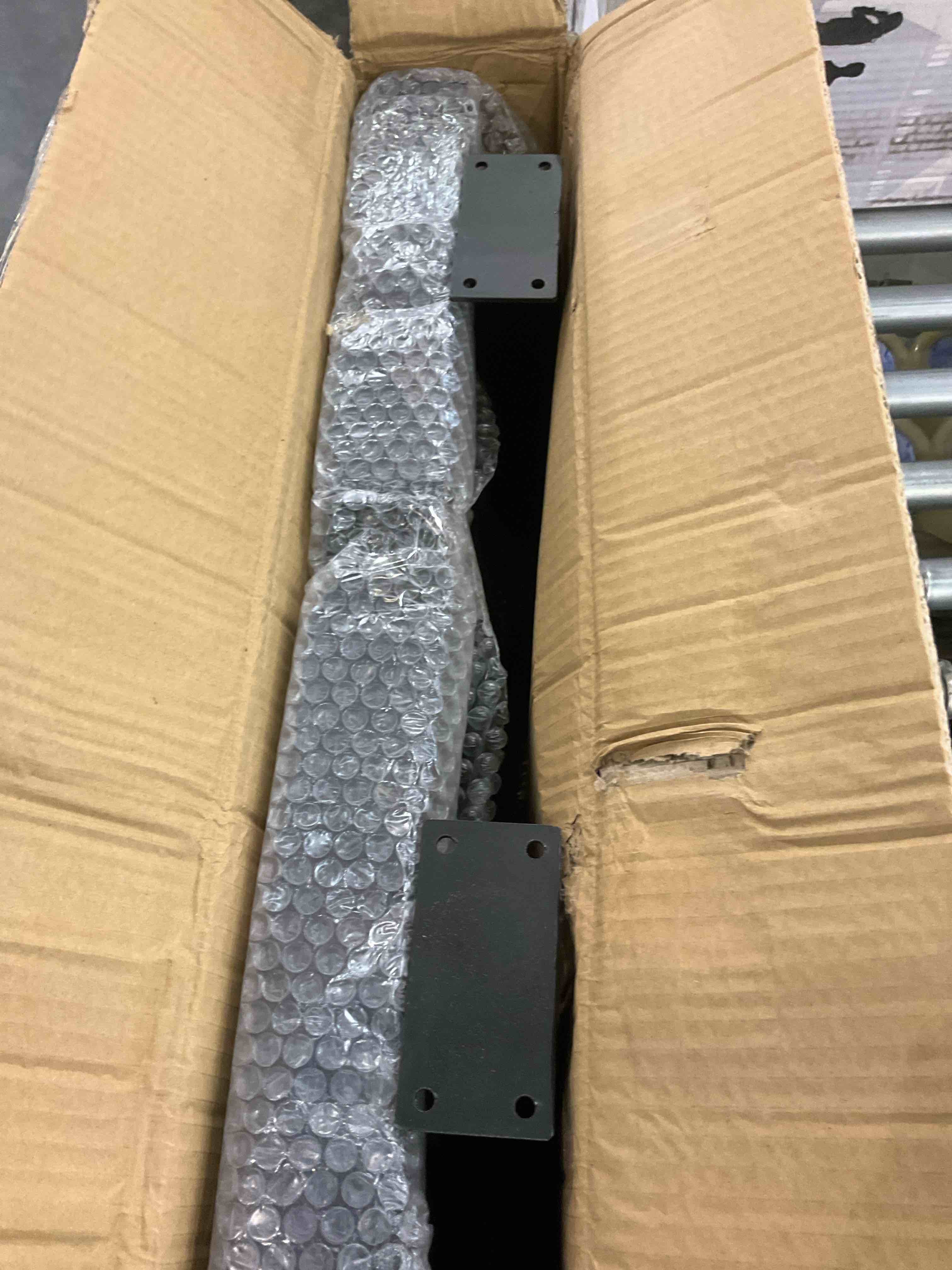 https://s3.amazonaws.com/lotting-images-prod/BargainHunt/EXS01558980_1715186233266.jpeg