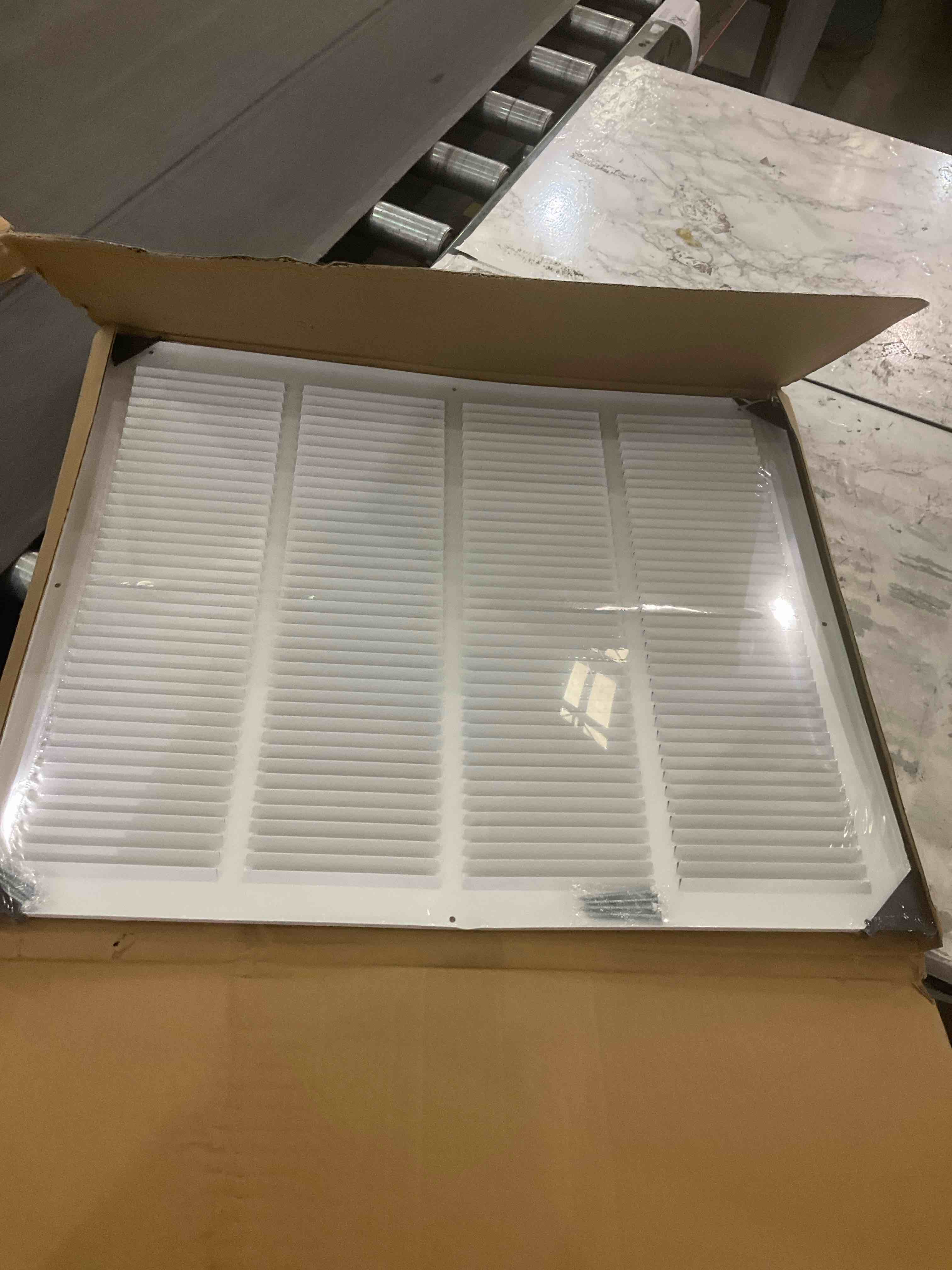 https://s3.amazonaws.com/lotting-images-prod/BargainHunt/EXS01559077_1715090696751.jpeg
