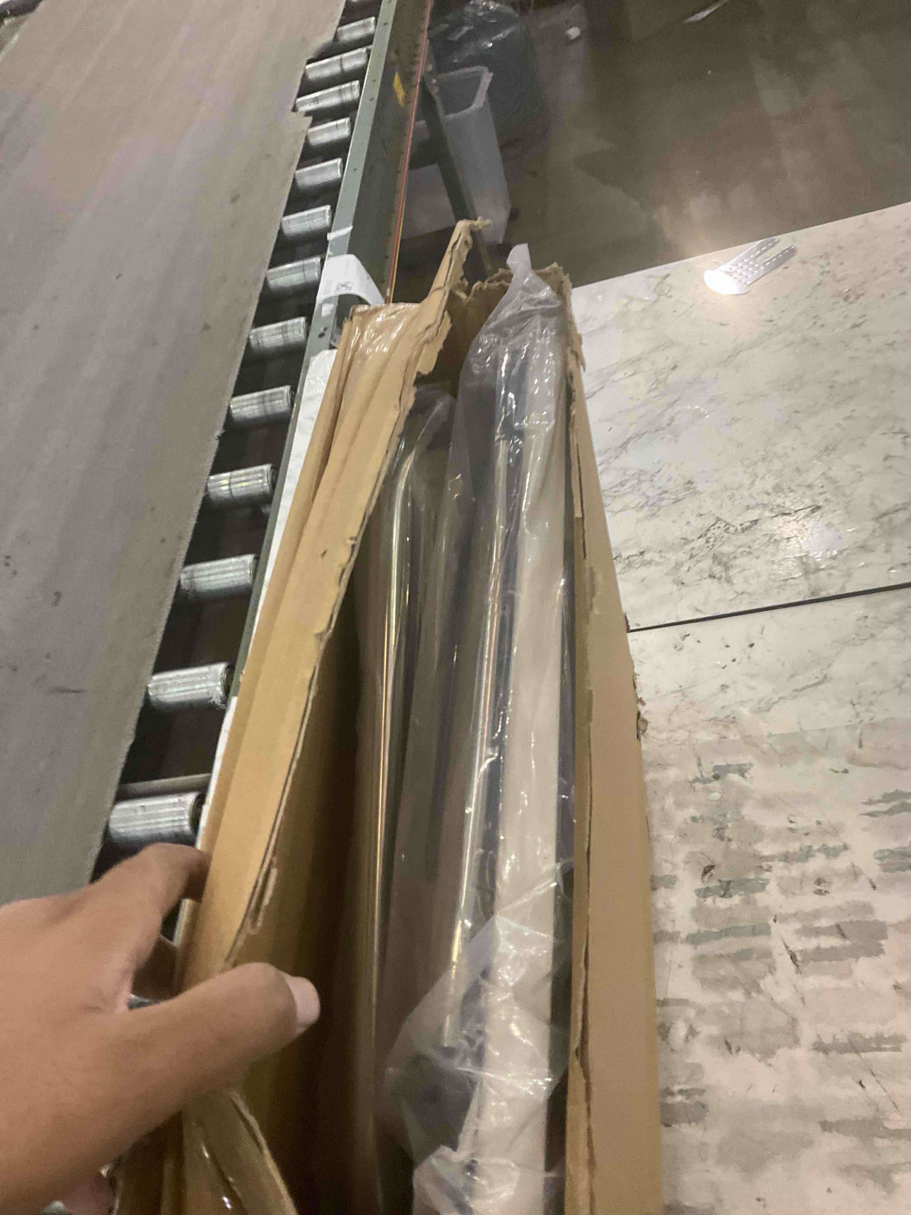 https://s3.amazonaws.com/lotting-images-prod/BargainHunt/EXS01559088_1715092091345.jpeg