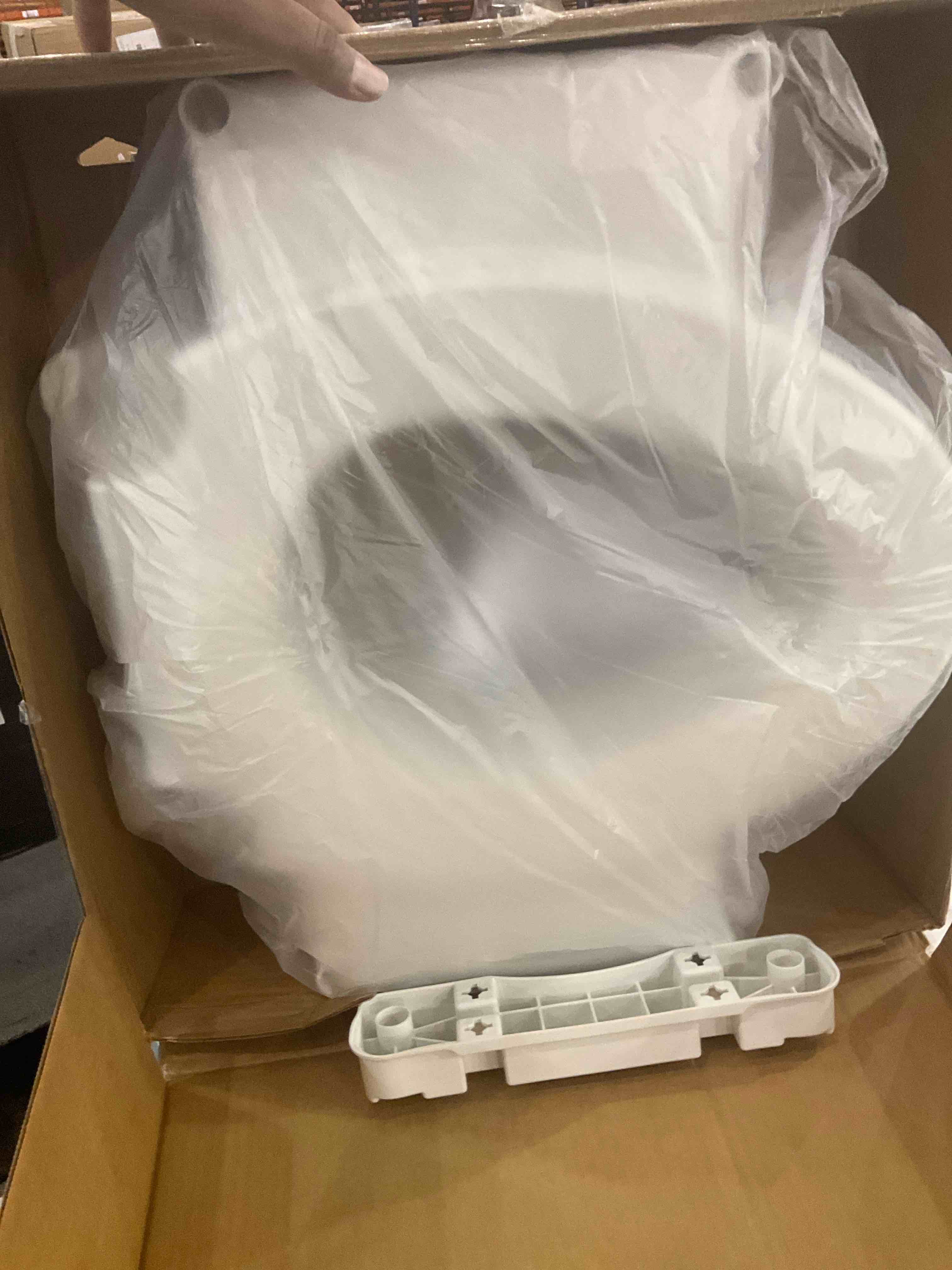 https://s3.amazonaws.com/lotting-images-prod/BargainHunt/EXS01559099_1715094216133.jpeg