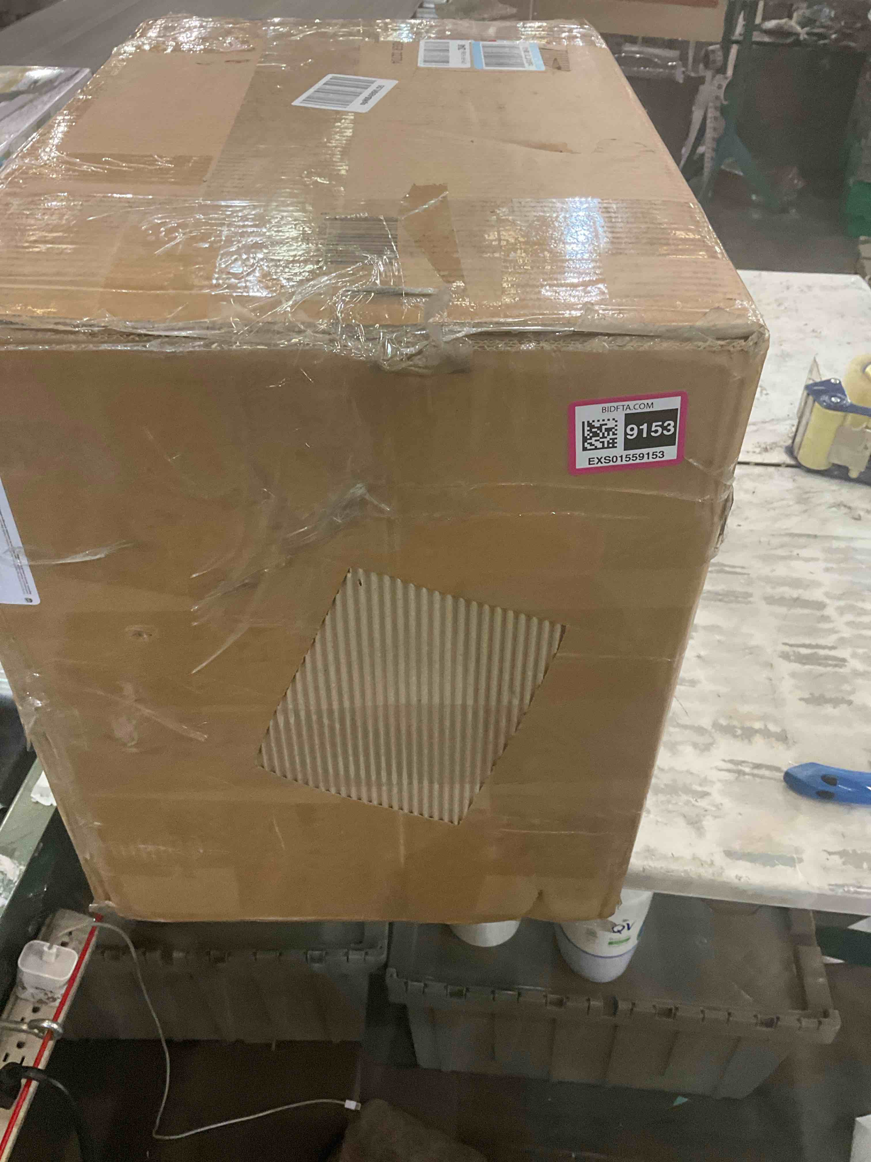 https://s3.amazonaws.com/lotting-images-prod/BargainHunt/EXS01559153_1715106288490.jpeg