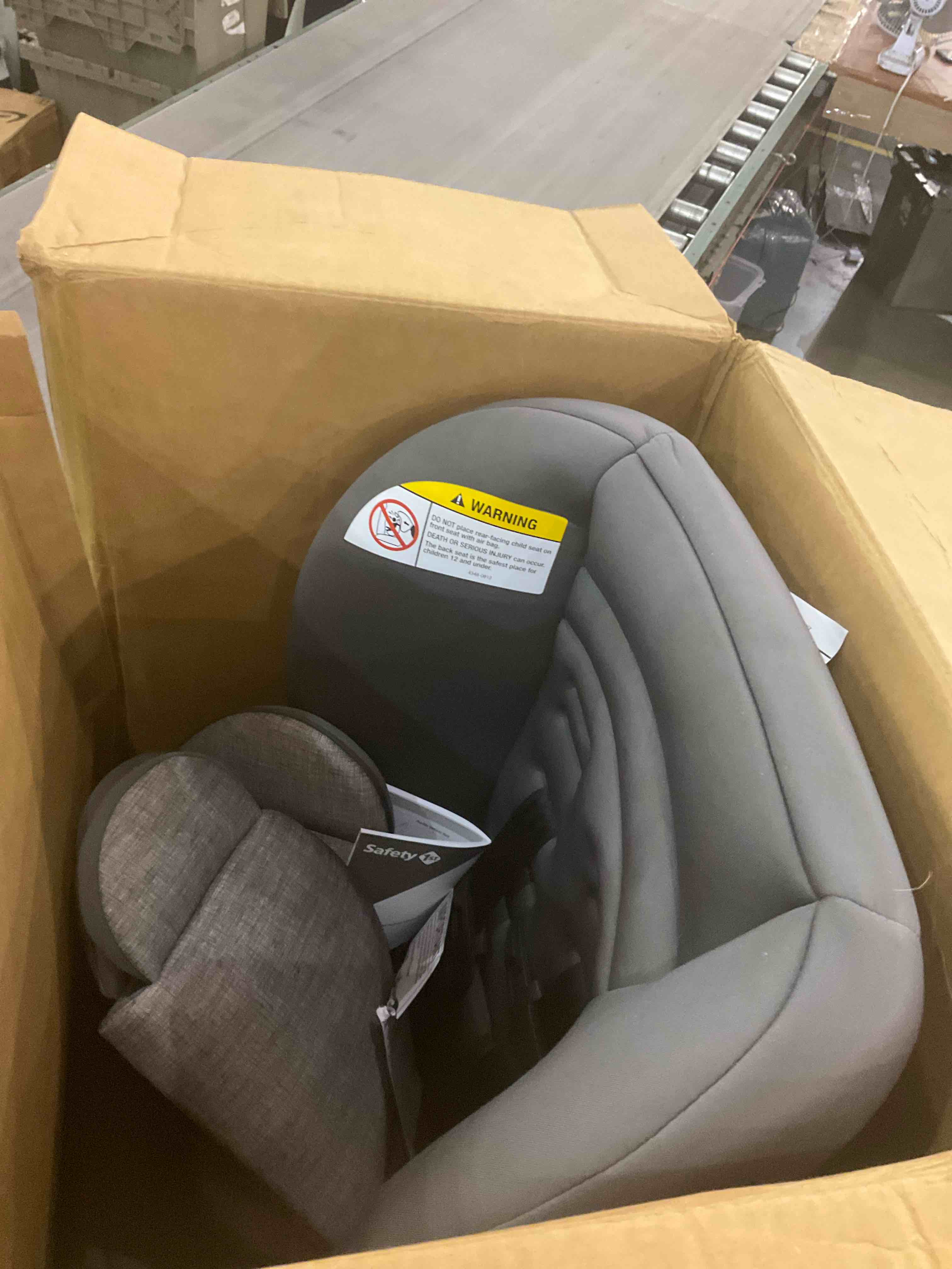 https://s3.amazonaws.com/lotting-images-prod/BargainHunt/EXS01559175_1715168808243.jpeg