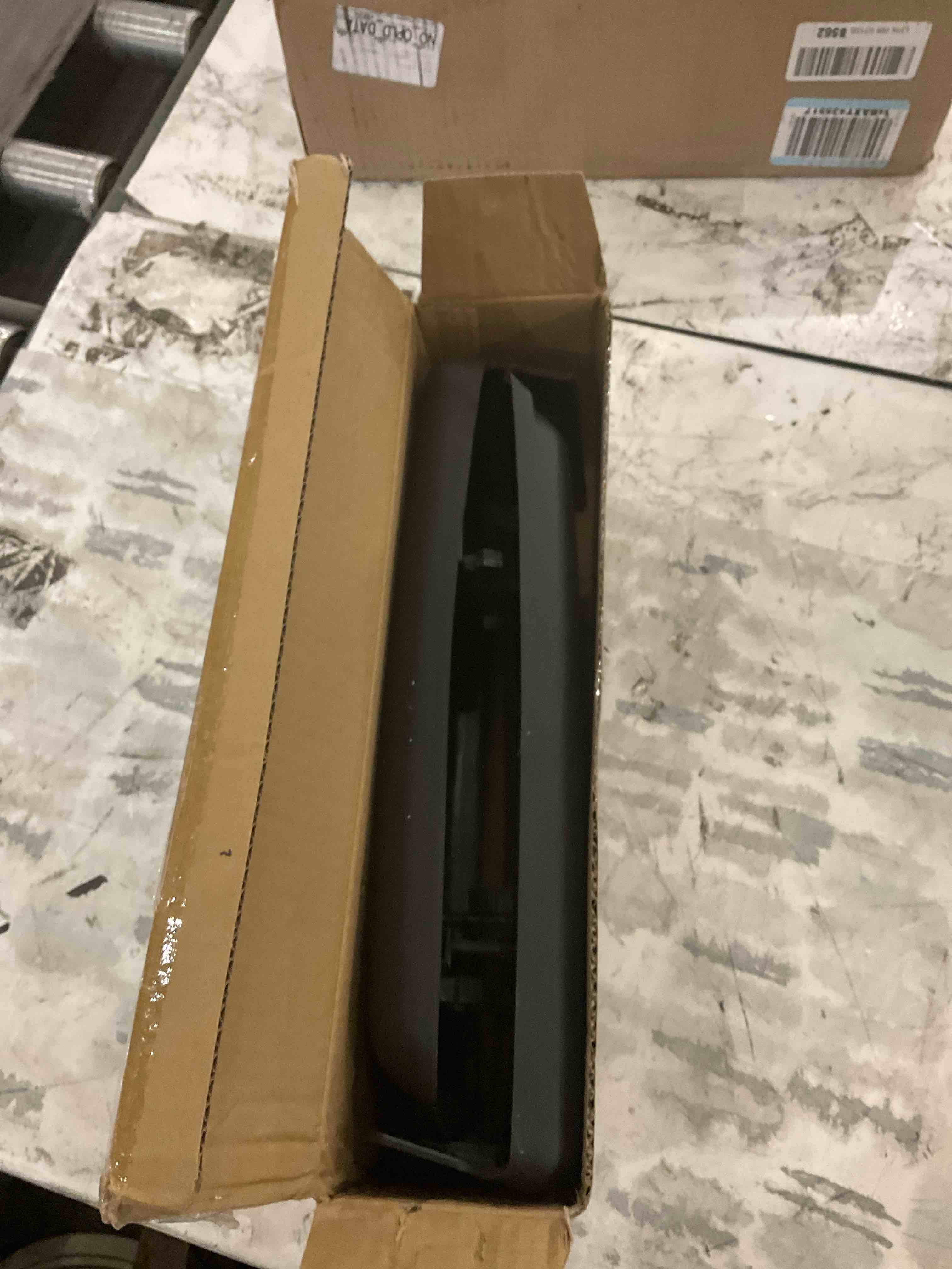 https://s3.amazonaws.com/lotting-images-prod/BargainHunt/EXS01559258_1715194855341.jpeg