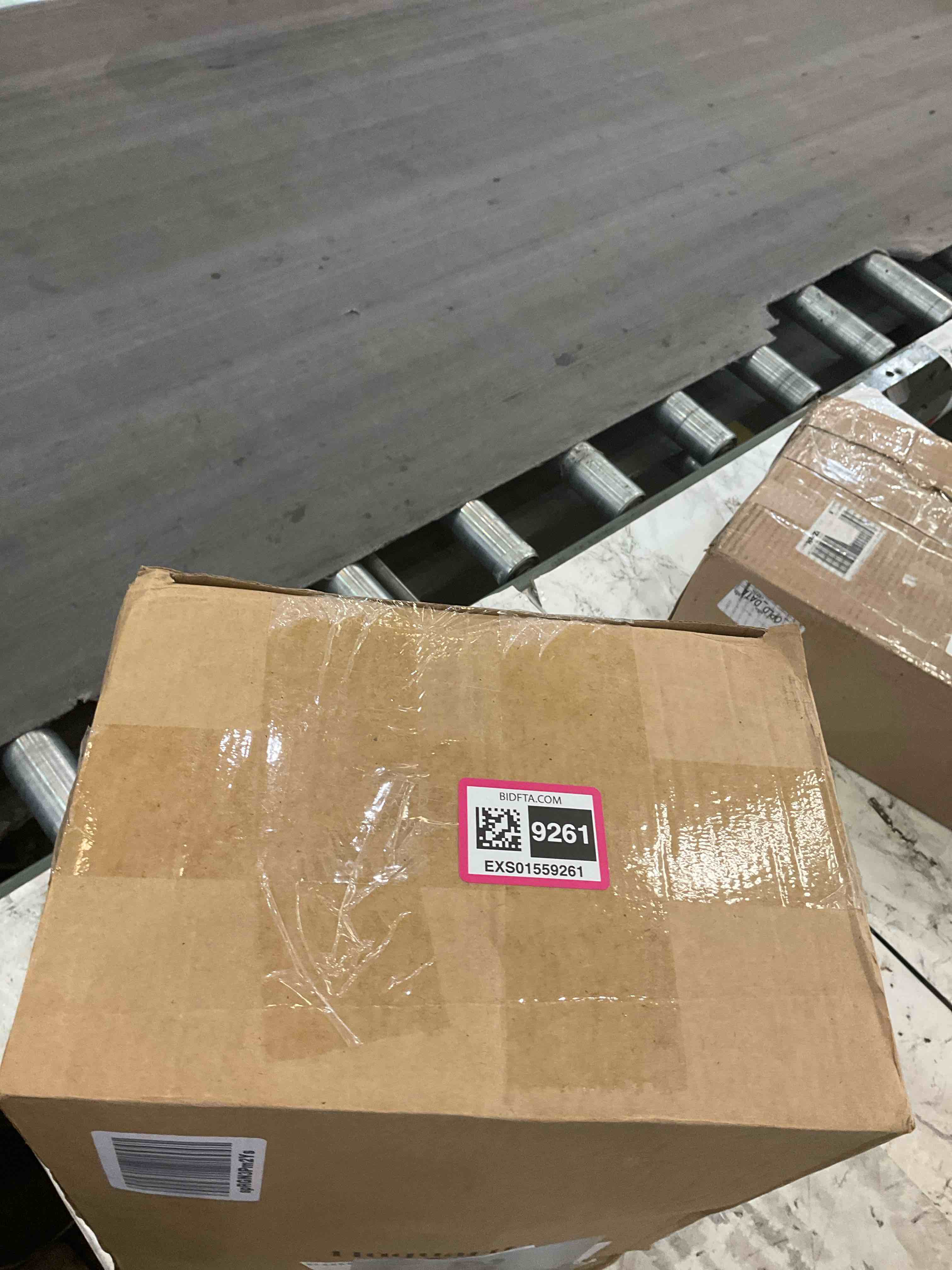 https://s3.amazonaws.com/lotting-images-prod/BargainHunt/EXS01559261_1715195103406.jpeg