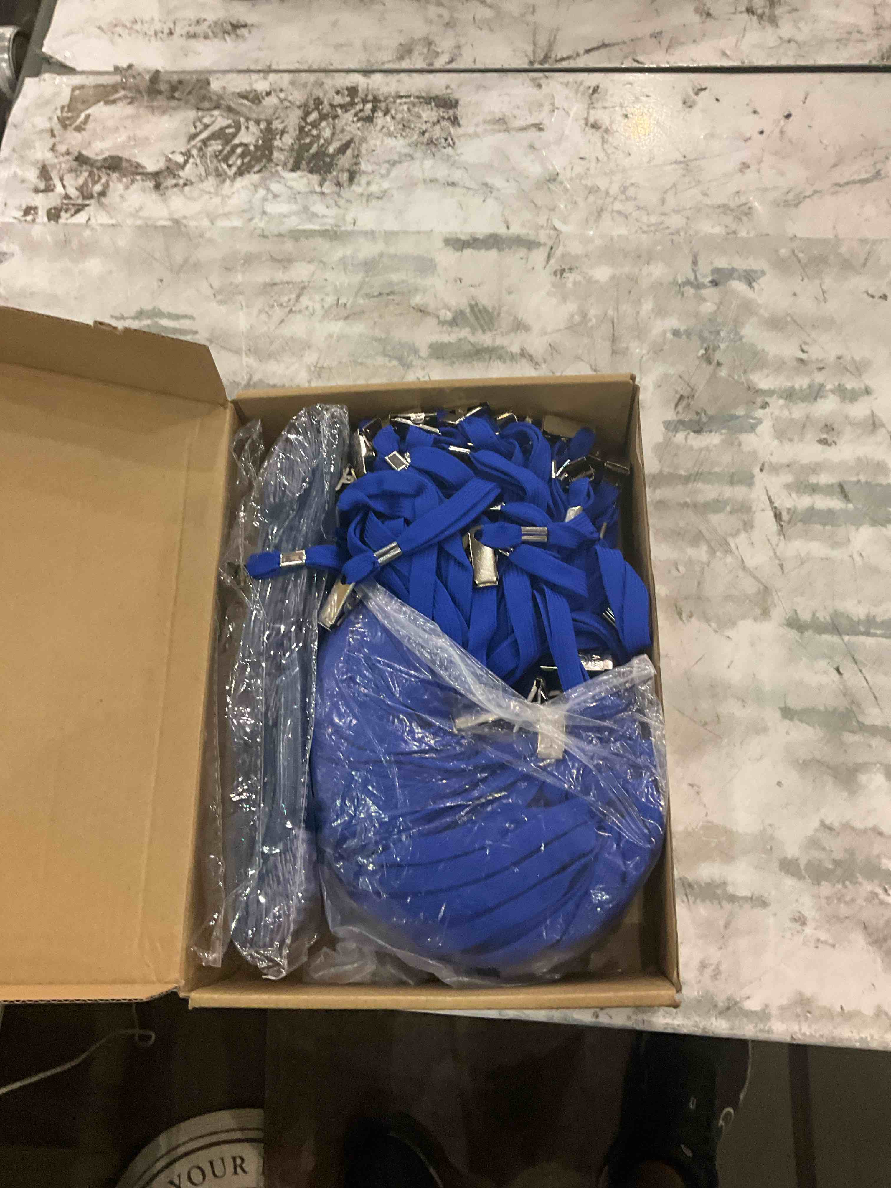 https://s3.amazonaws.com/lotting-images-prod/BargainHunt/EXS01559264_1715253360877.jpeg