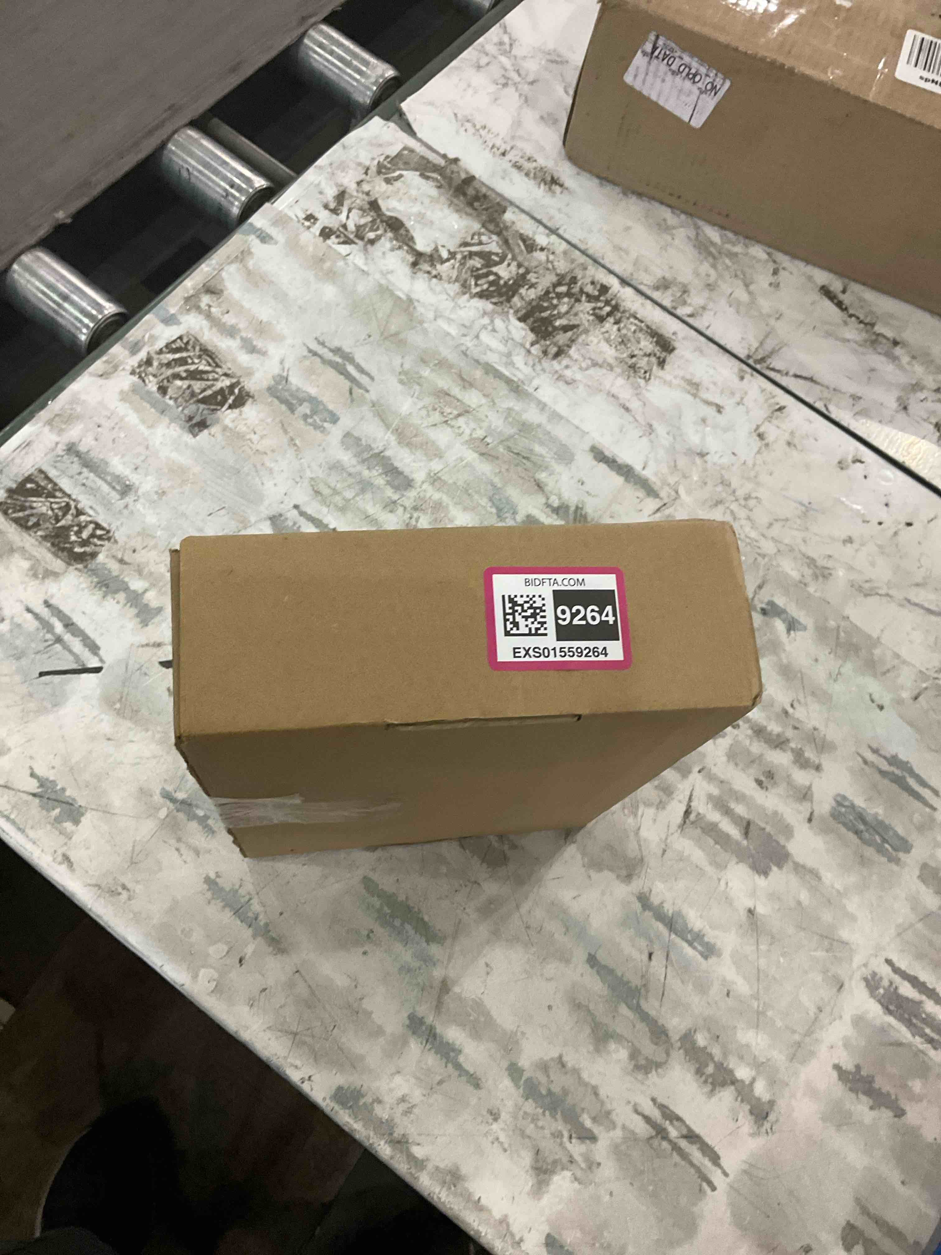 https://s3.amazonaws.com/lotting-images-prod/BargainHunt/EXS01559264_1715253399862.jpeg