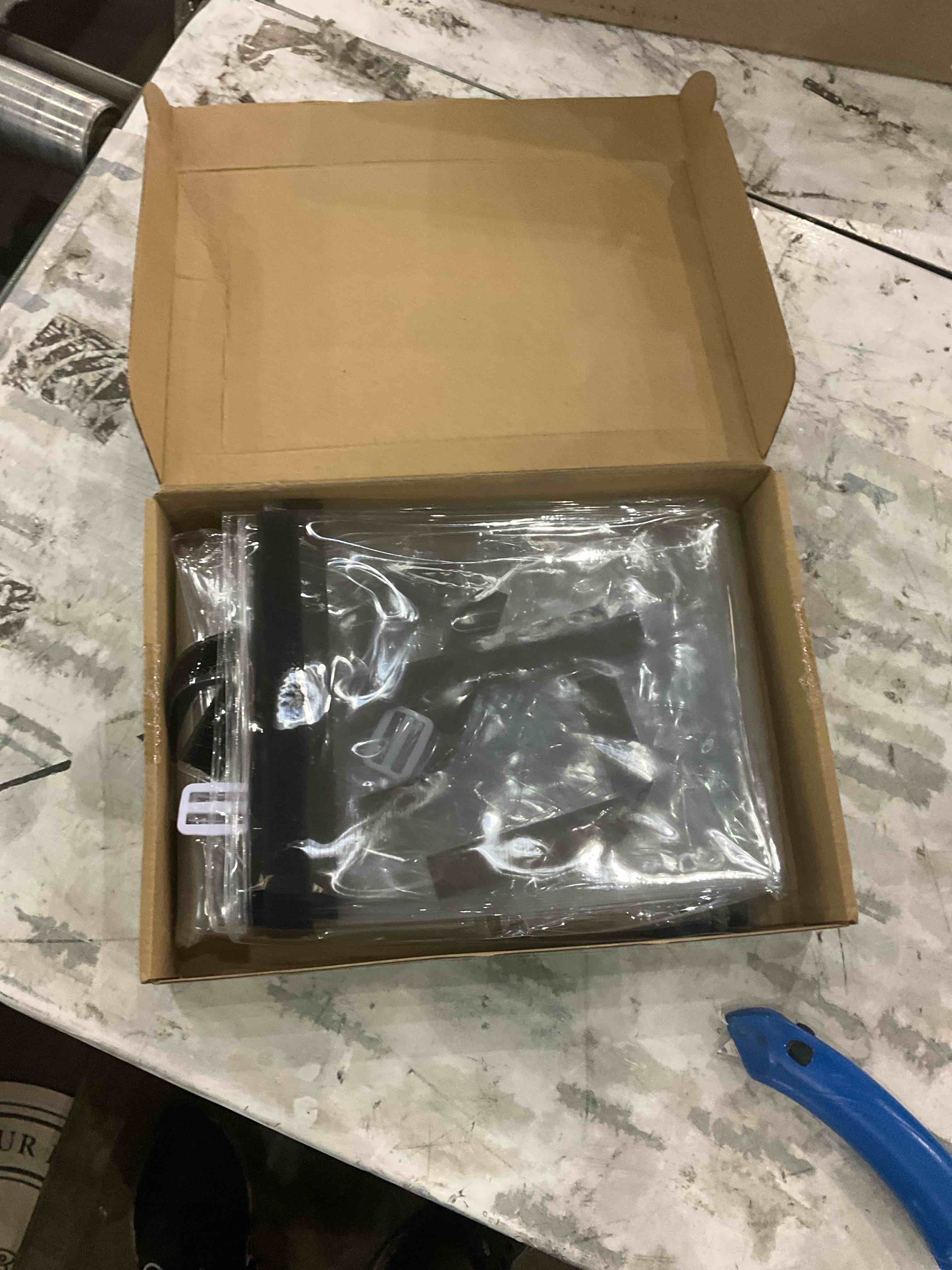 https://s3.amazonaws.com/lotting-images-prod/BargainHunt/EXS01559267_1715253978551.jpeg