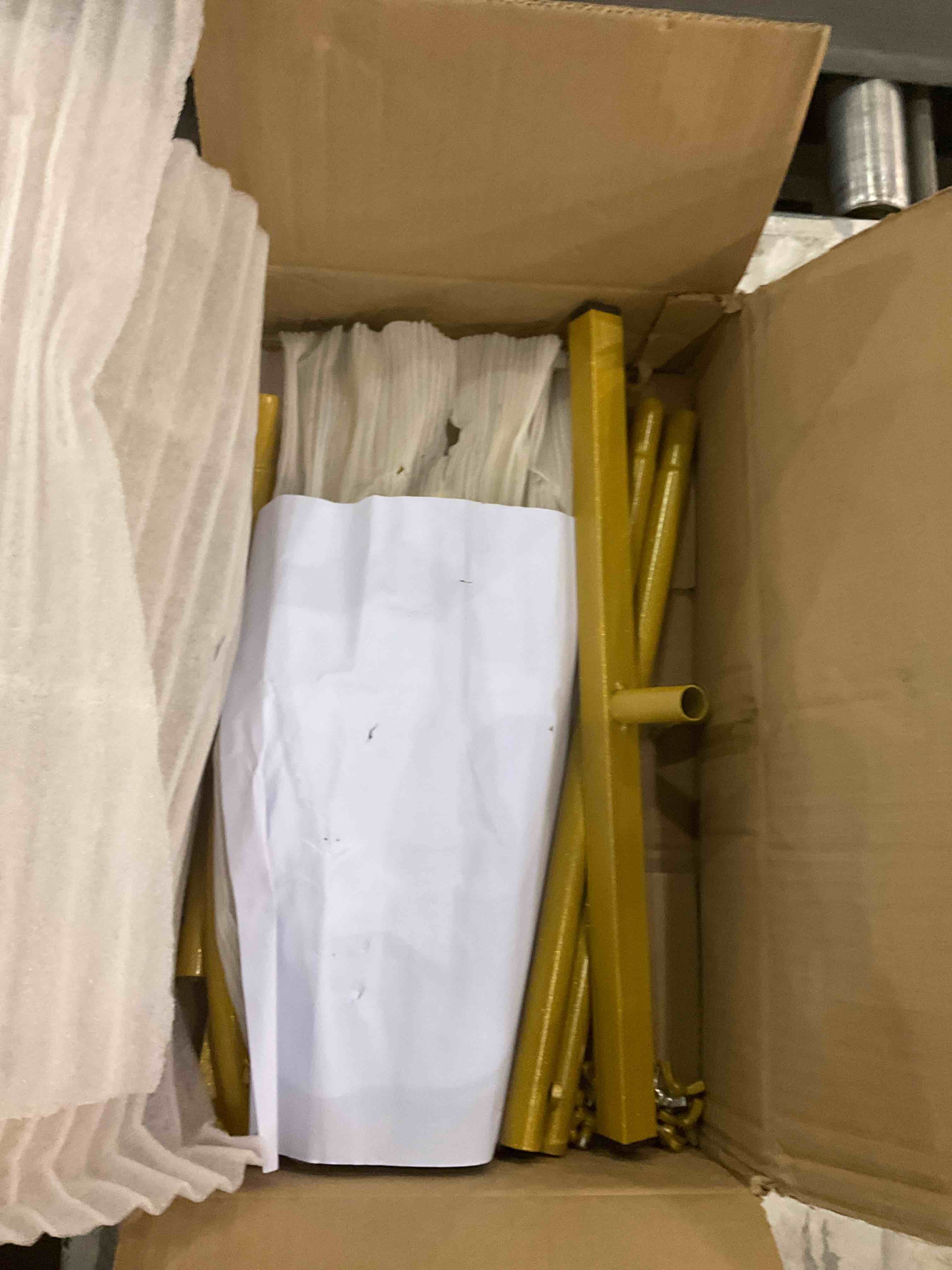 https://s3.amazonaws.com/lotting-images-prod/BargainHunt/EXS01559268_1715339682666.jpeg