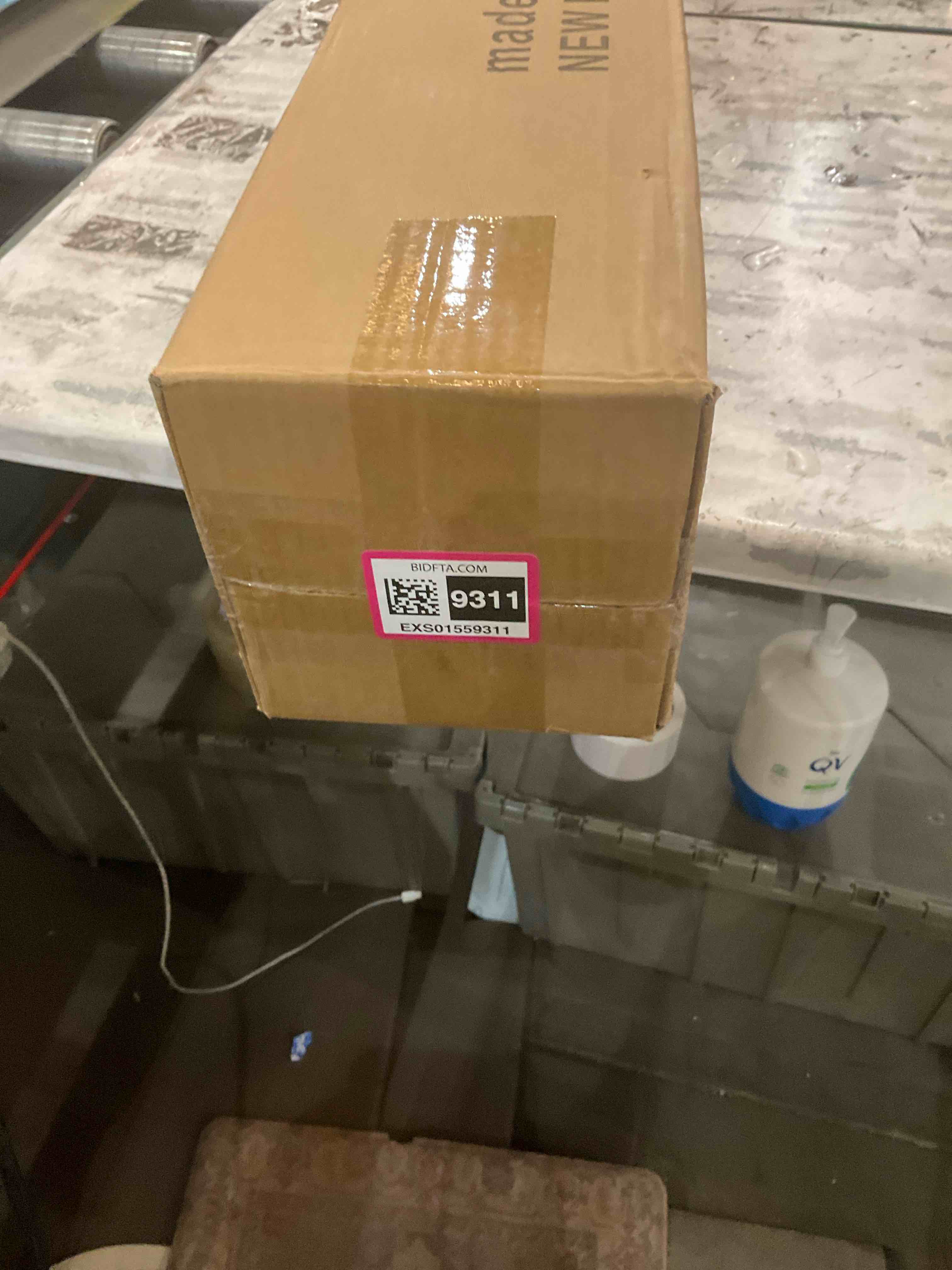 https://s3.amazonaws.com/lotting-images-prod/BargainHunt/EXS01559311_1715347809215.jpeg