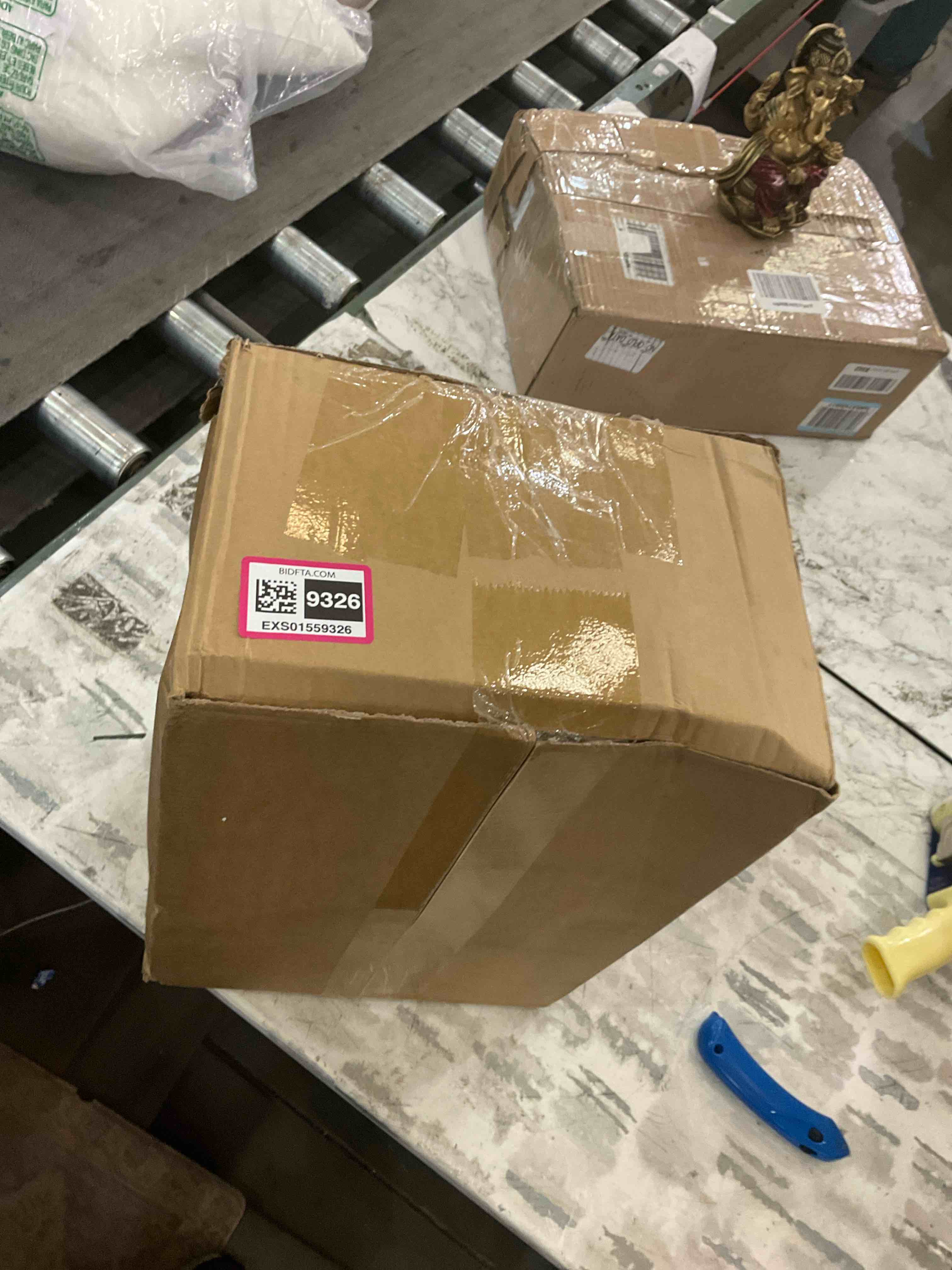 https://s3.amazonaws.com/lotting-images-prod/BargainHunt/EXS01559326_1715349979824.jpeg