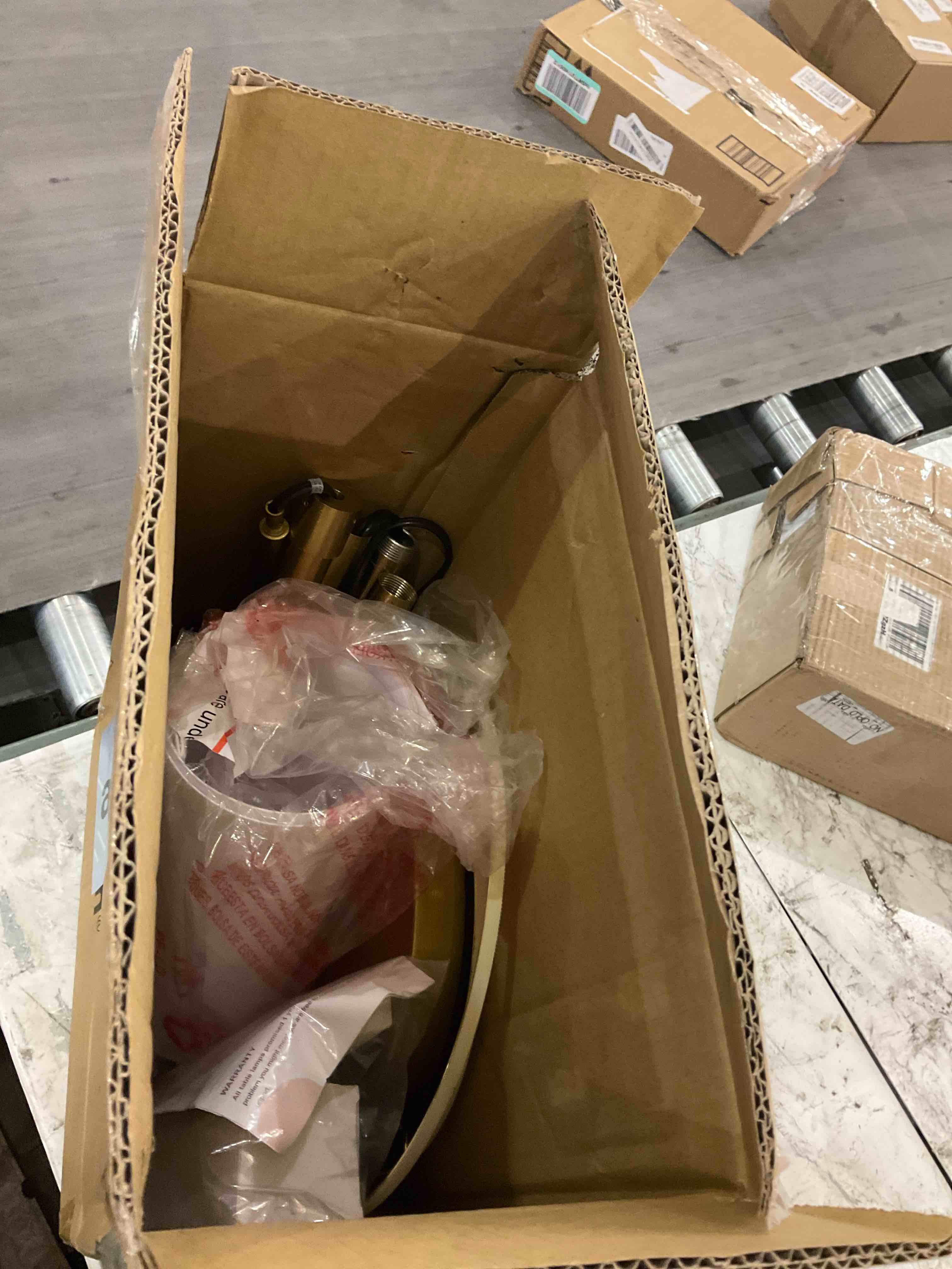 https://s3.amazonaws.com/lotting-images-prod/BargainHunt/EXS01559328_1715350115420.jpeg