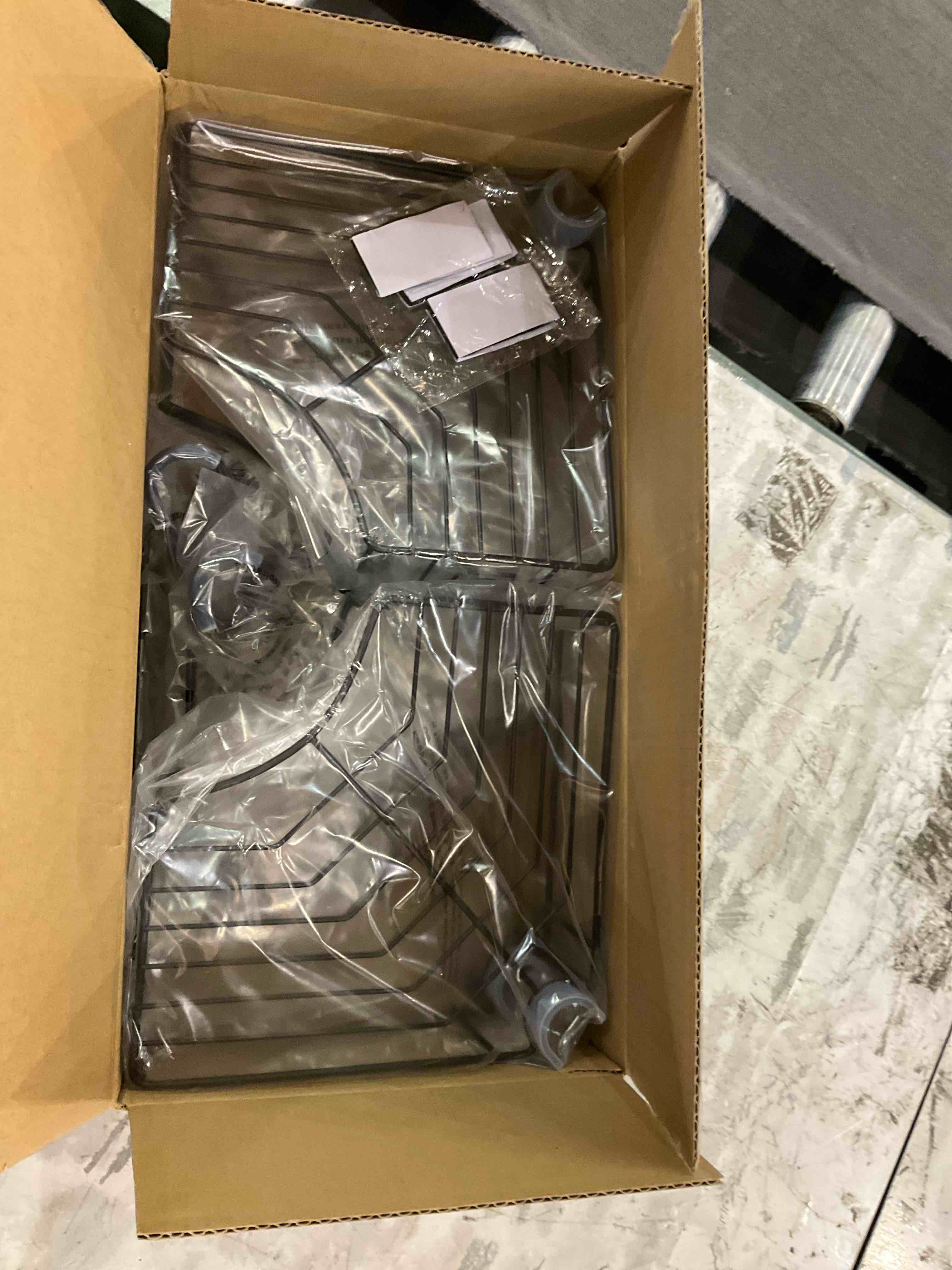 https://s3.amazonaws.com/lotting-images-prod/BargainHunt/EXS01559329_1715350185587.jpeg