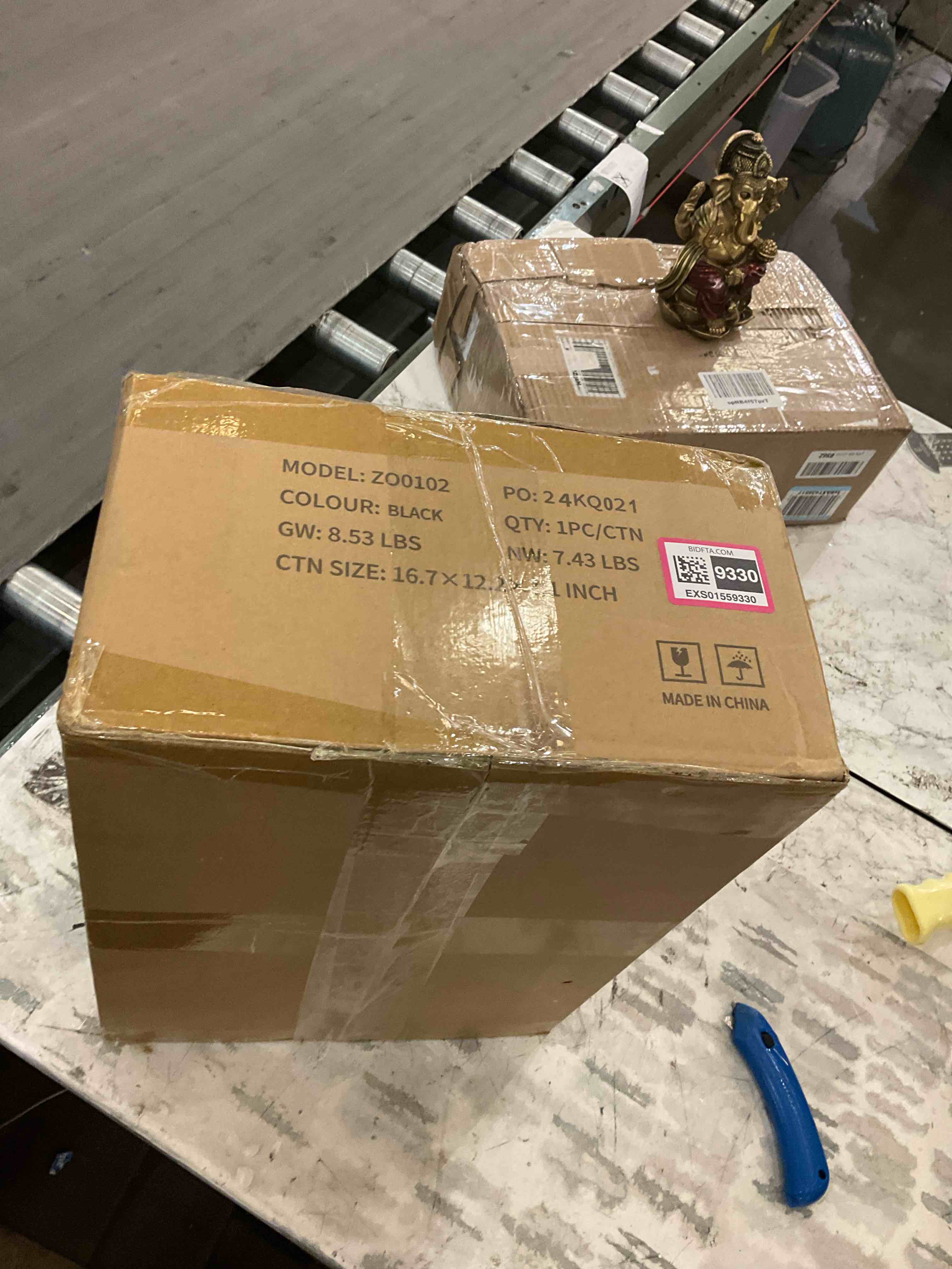 https://s3.amazonaws.com/lotting-images-prod/BargainHunt/EXS01559330_1715350403621.jpeg