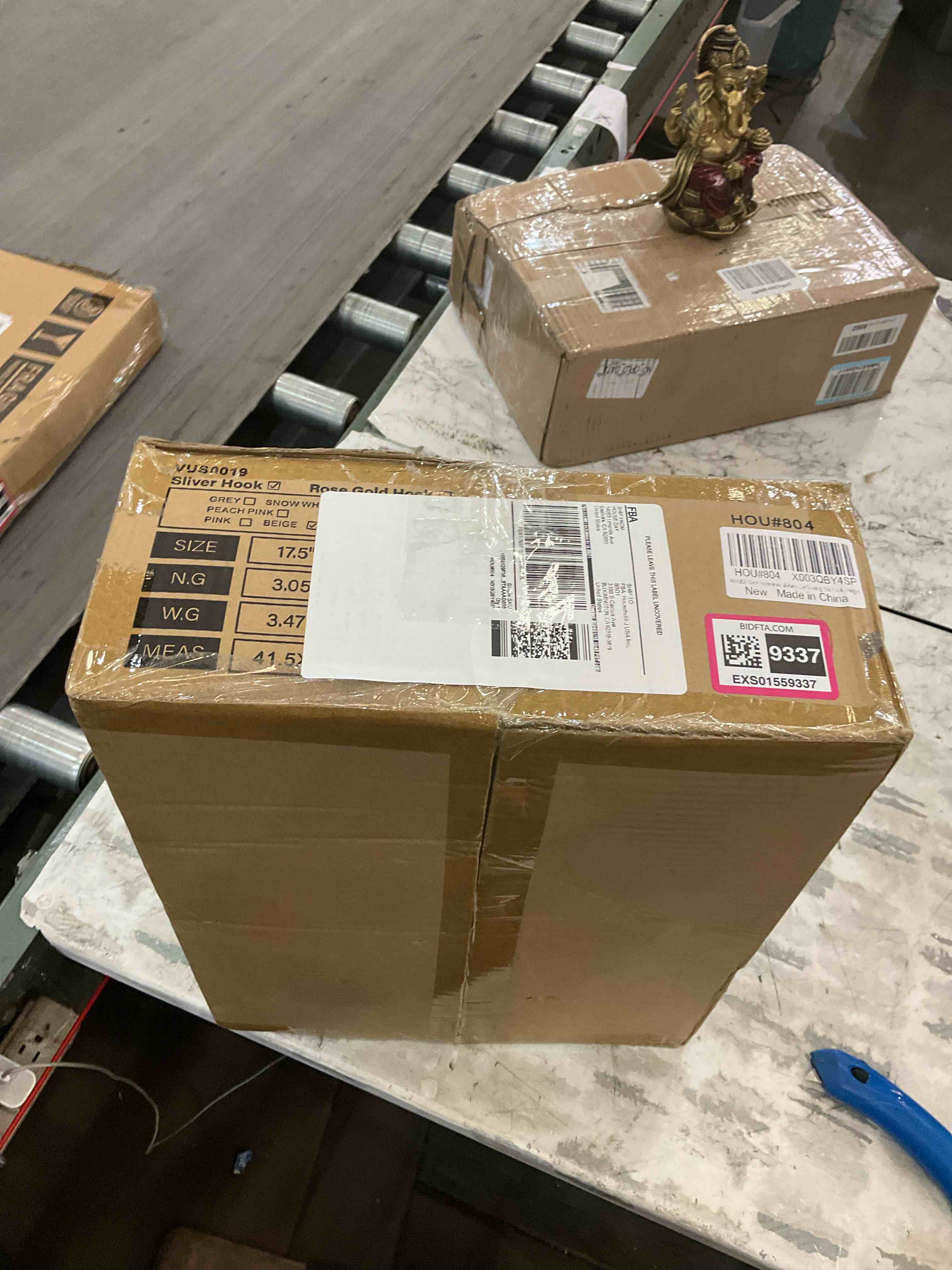 https://s3.amazonaws.com/lotting-images-prod/BargainHunt/EXS01559337_1715350944442.jpeg