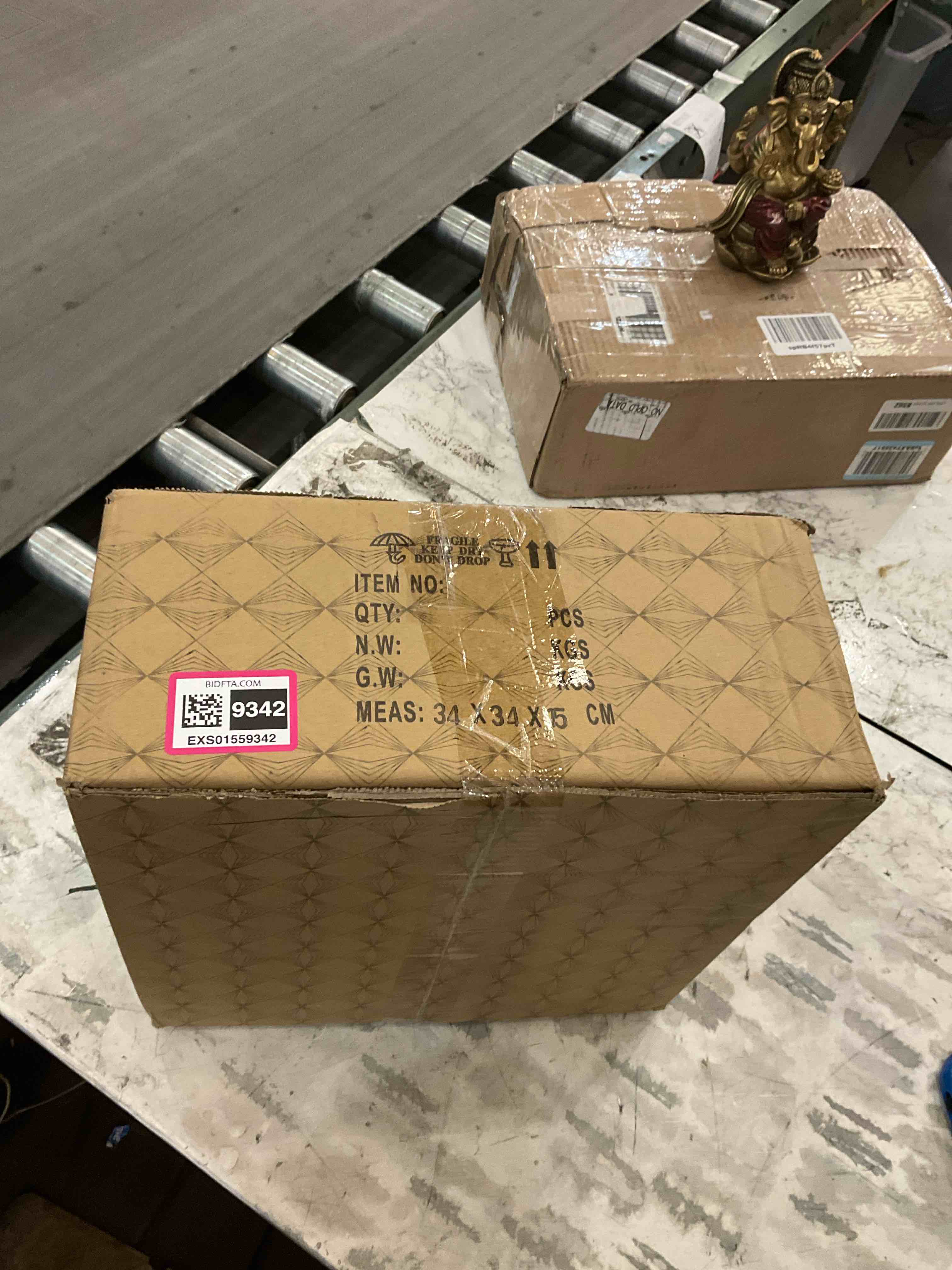 https://s3.amazonaws.com/lotting-images-prod/BargainHunt/EXS01559342_1715351367471.jpeg