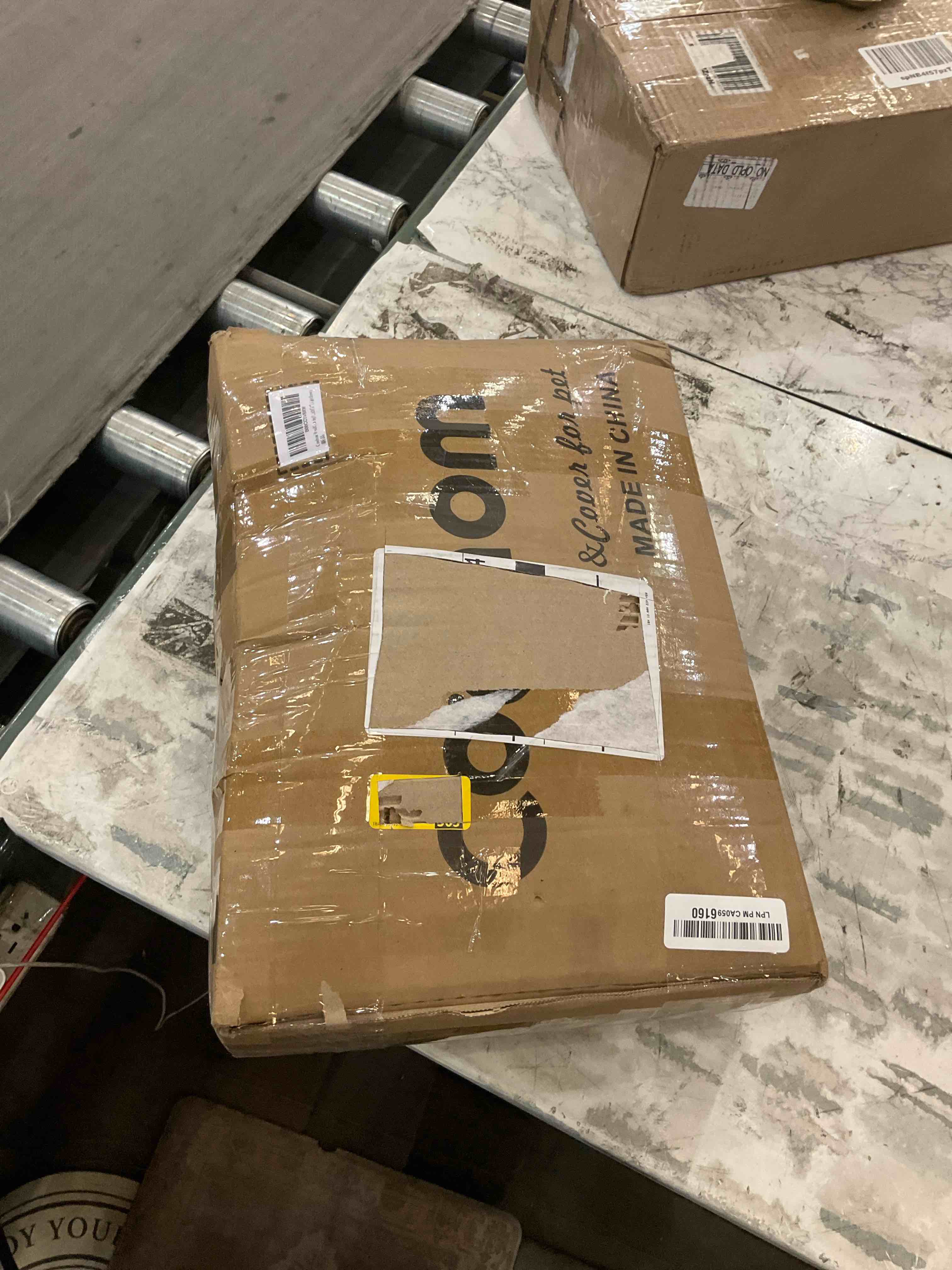 https://s3.amazonaws.com/lotting-images-prod/BargainHunt/EXS01559343_1715351407173.jpeg