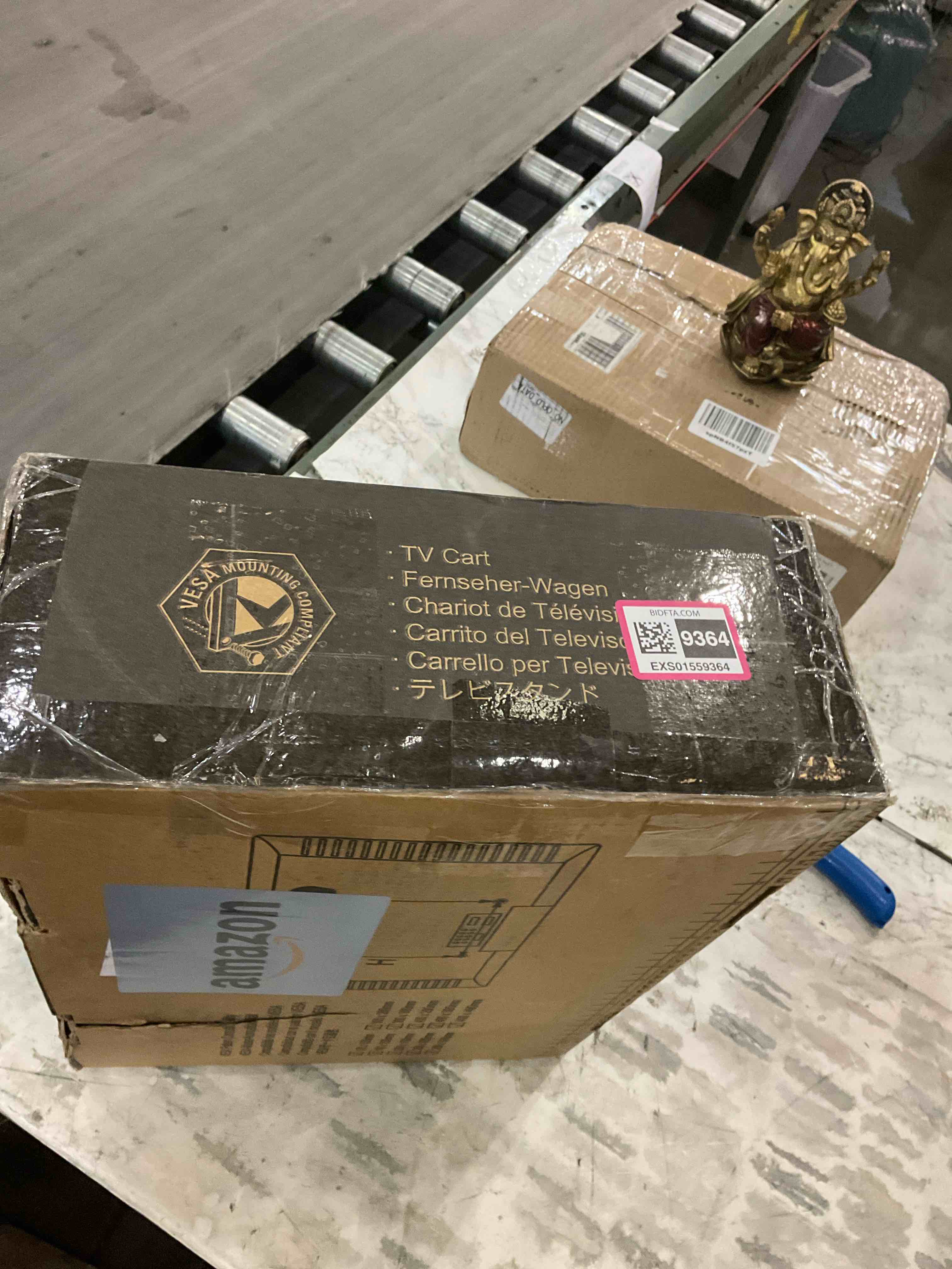 https://s3.amazonaws.com/lotting-images-prod/BargainHunt/EXS01559364_1715355153788.jpeg