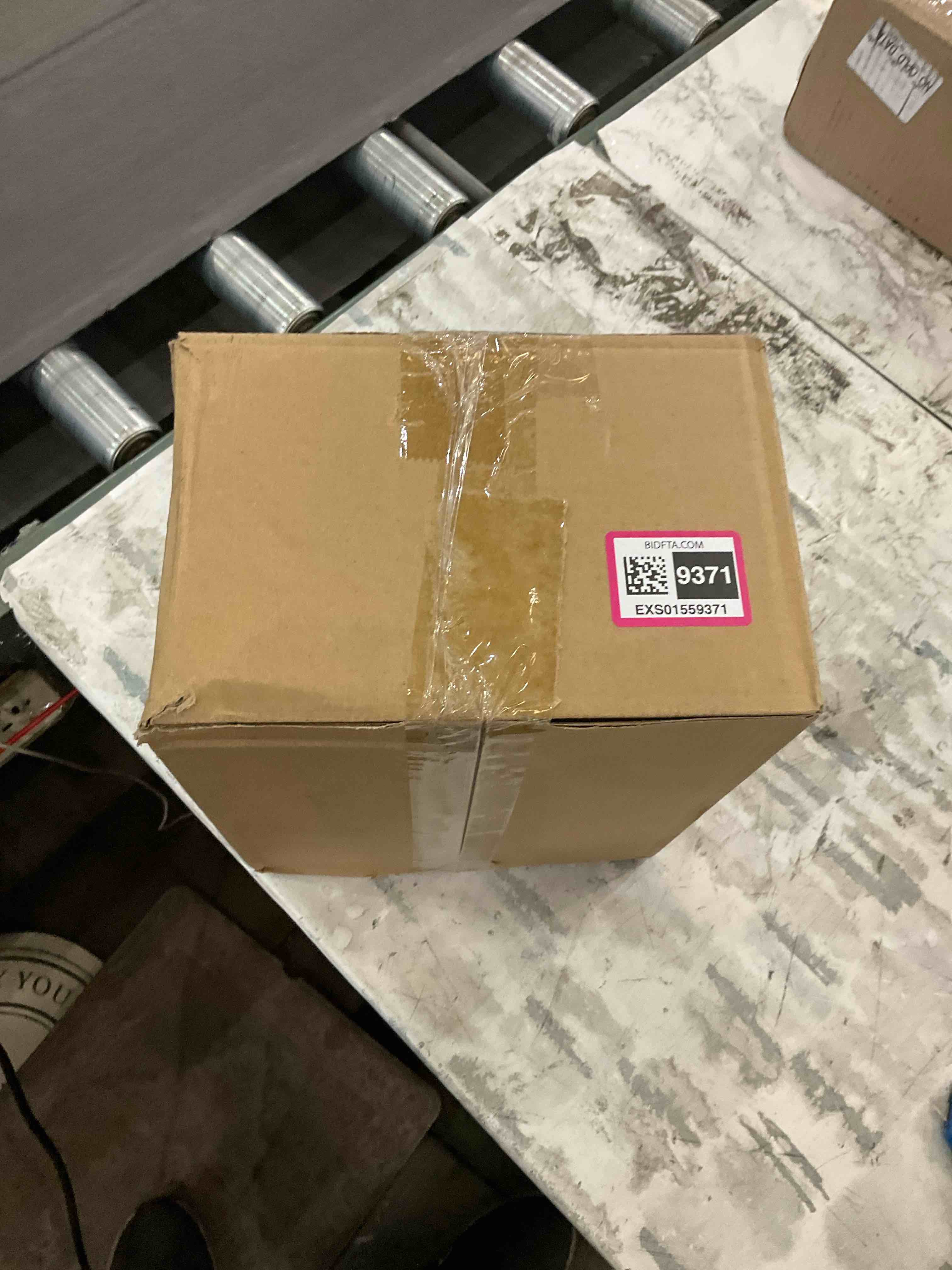 https://s3.amazonaws.com/lotting-images-prod/BargainHunt/EXS01559371_1715355752253.jpeg