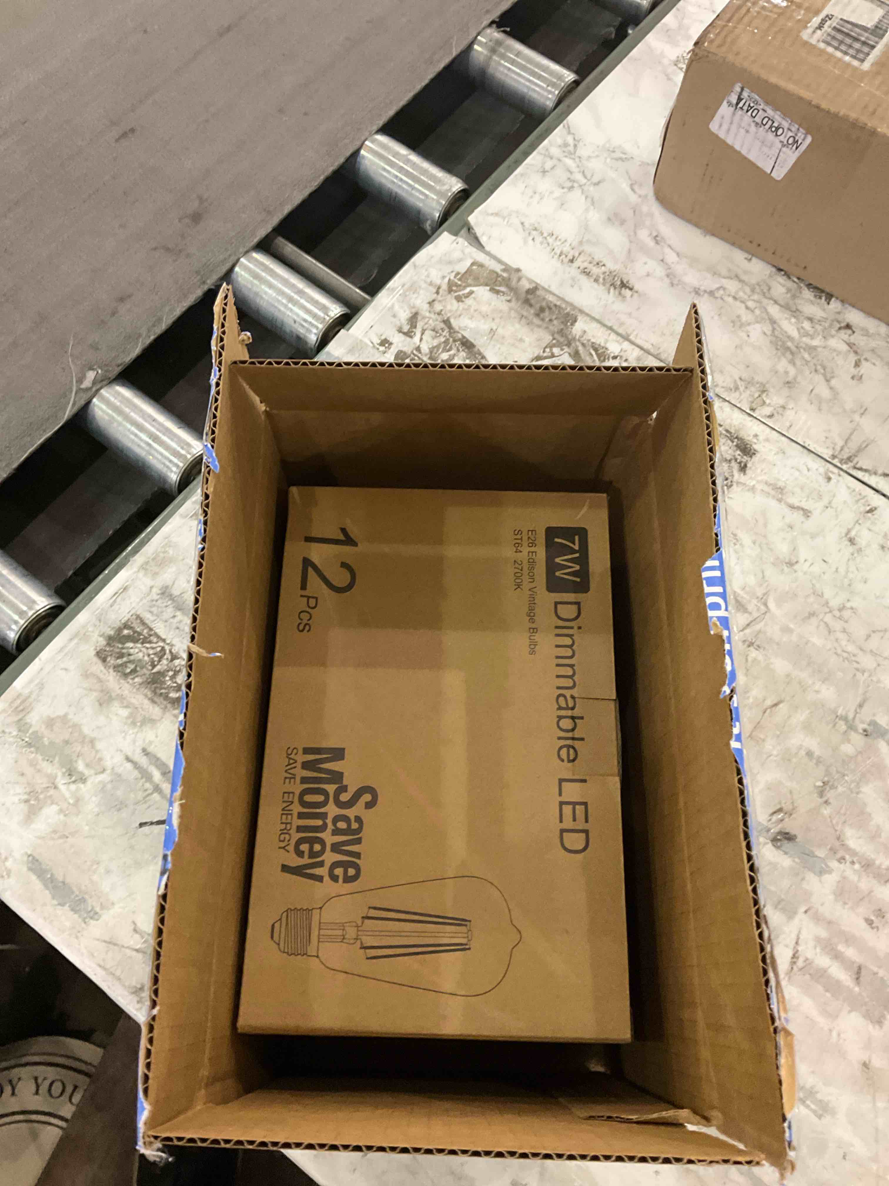 https://s3.amazonaws.com/lotting-images-prod/BargainHunt/EXS01559458_1715610618541.jpeg
