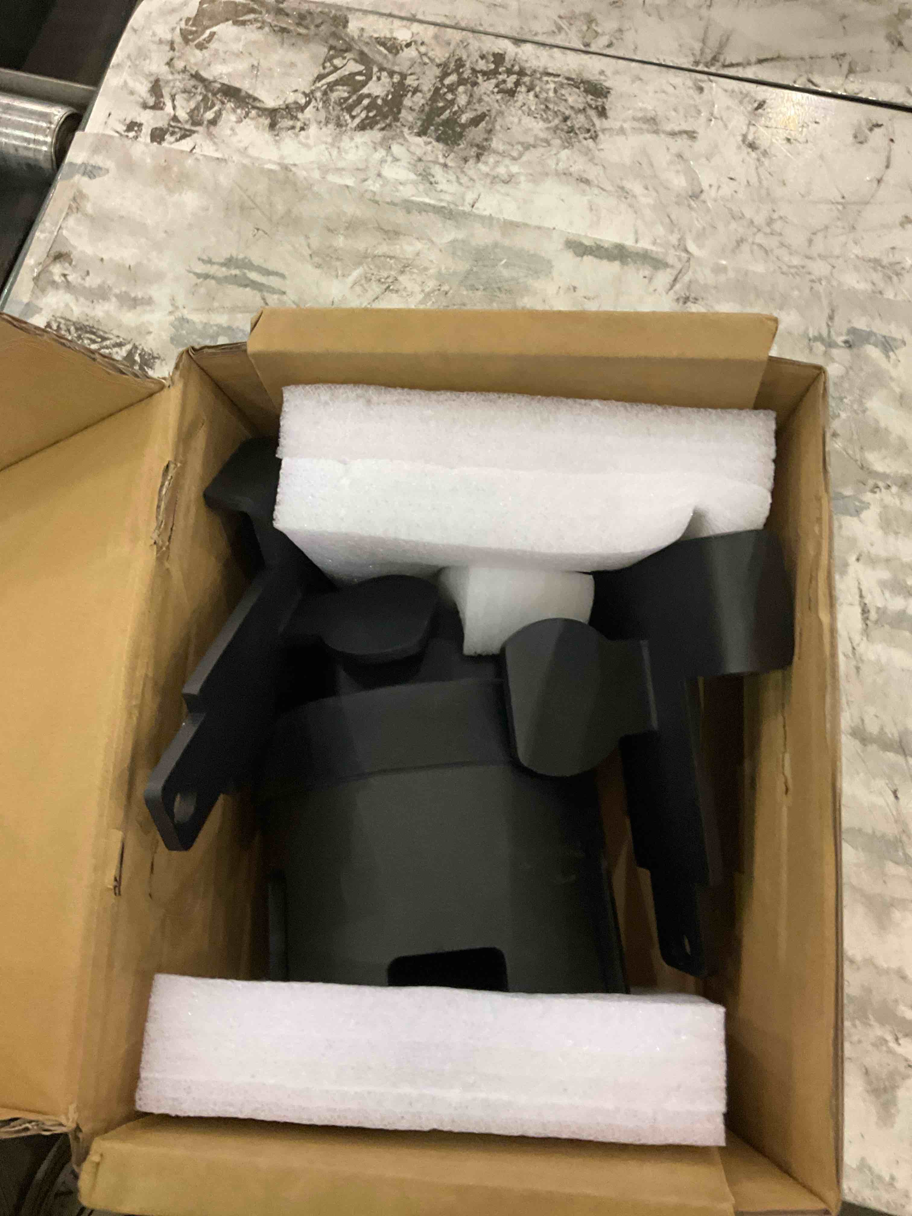 https://s3.amazonaws.com/lotting-images-prod/BargainHunt/EXS01559461_1715610793231.jpeg