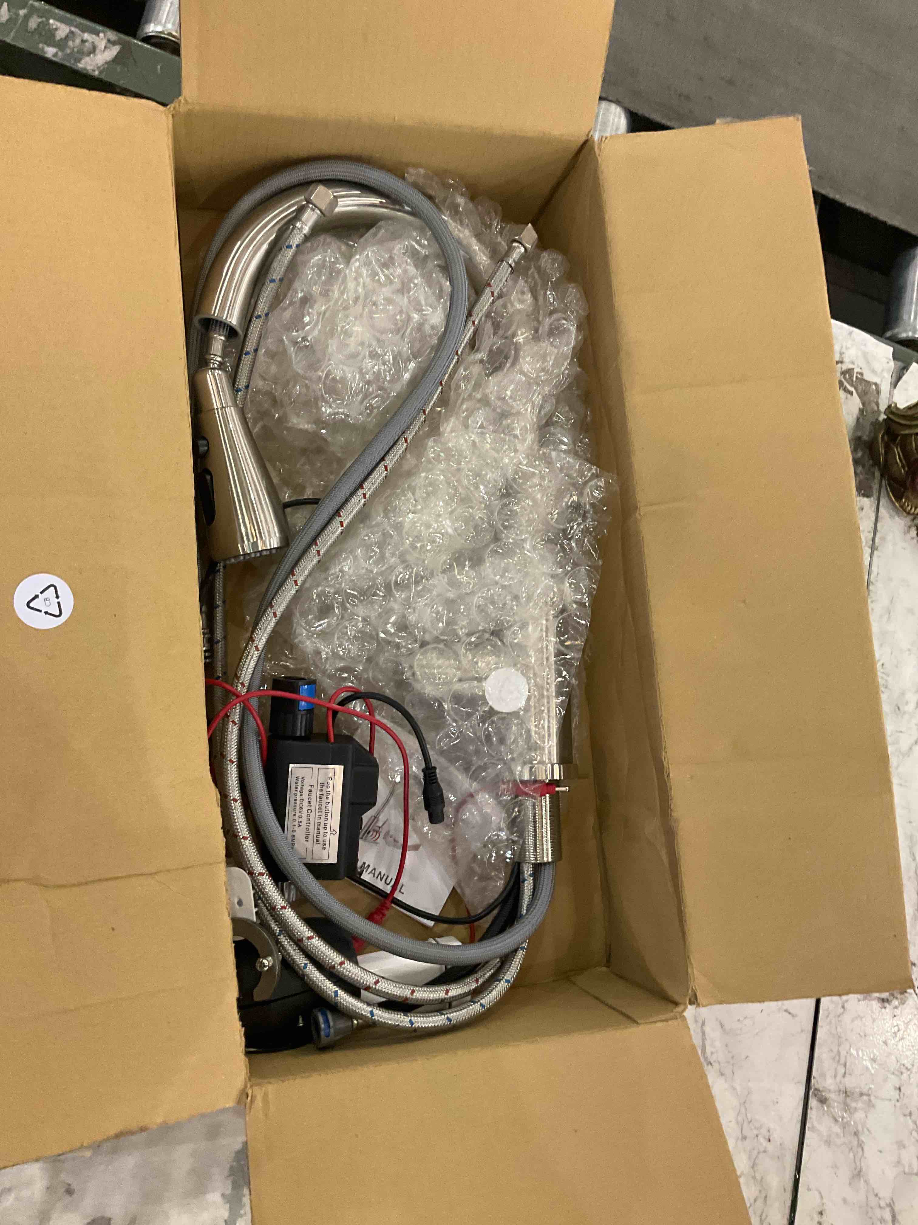 https://s3.amazonaws.com/lotting-images-prod/BargainHunt/EXS01559473_1715613668157.jpeg